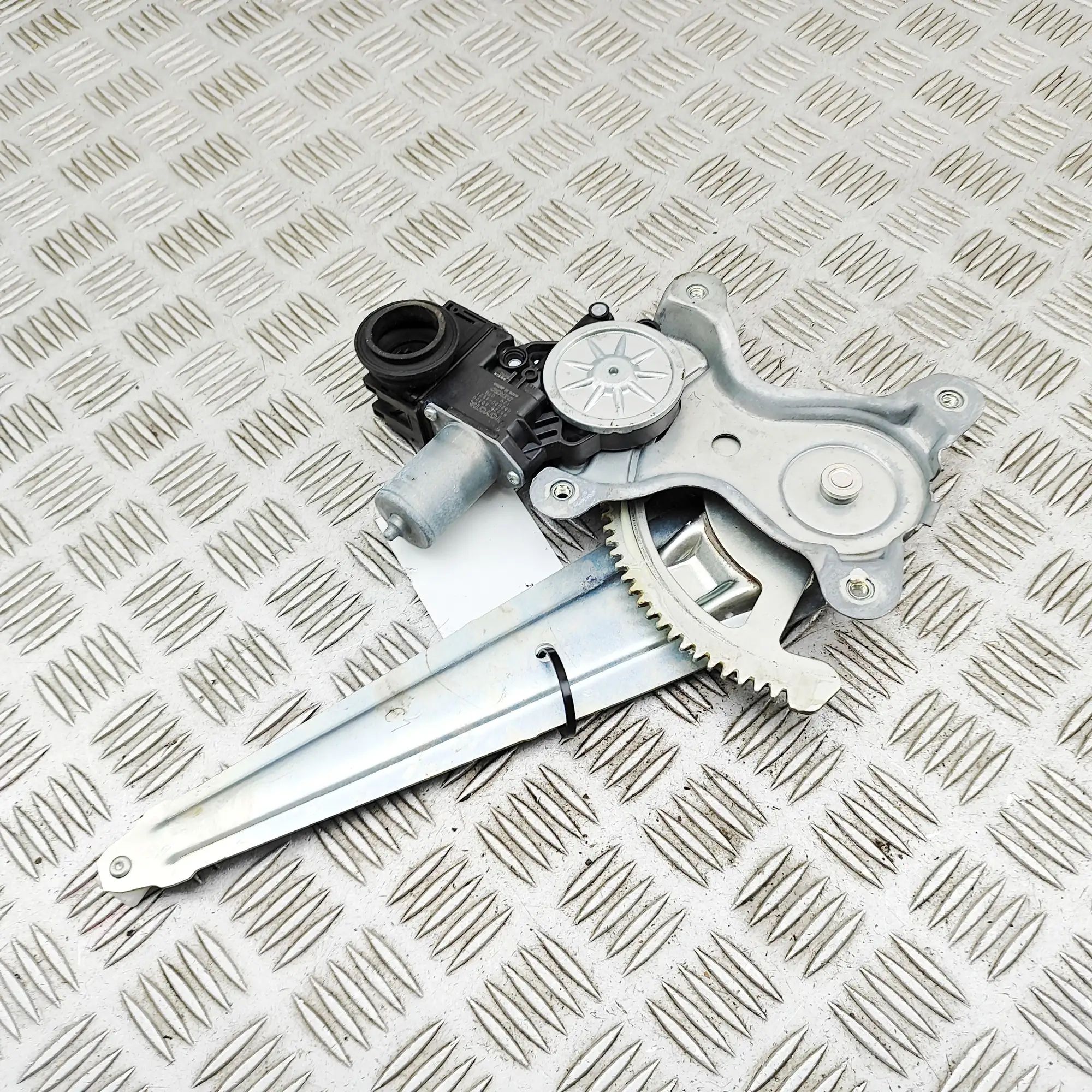 Toyota Land Cruiser 150 Rear Right Door Window Regulator Rear Right Door Window Regulator — TOYOTA LAND ...