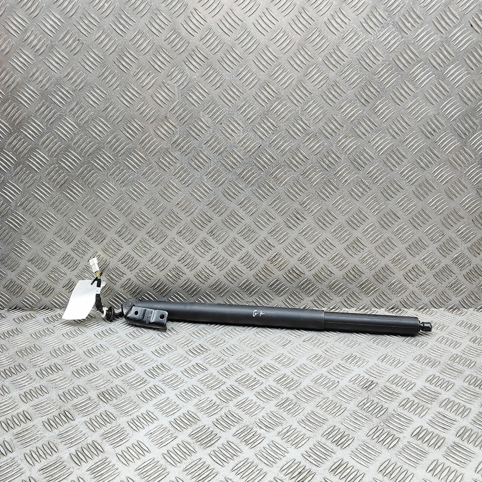 BMW X5 (G05) Left Side Tailgate Gas Strut Left Side Tailgate Gas Strut — BMW X5 (G05) (20...