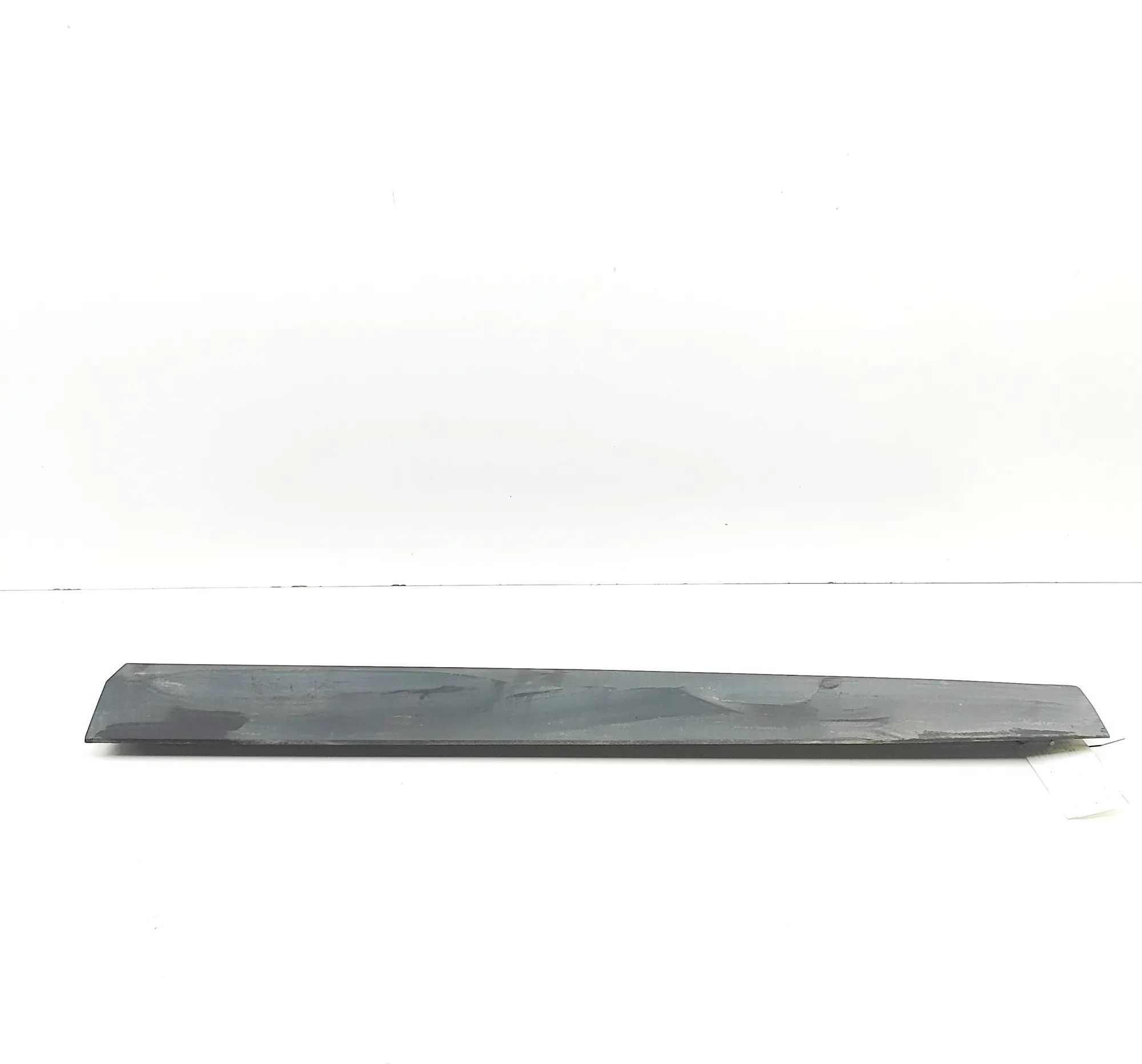 BMW X2 (F39) Front Right Door Lower Molding Front Right Door Lower Molding — BMW X2 (F39) (...