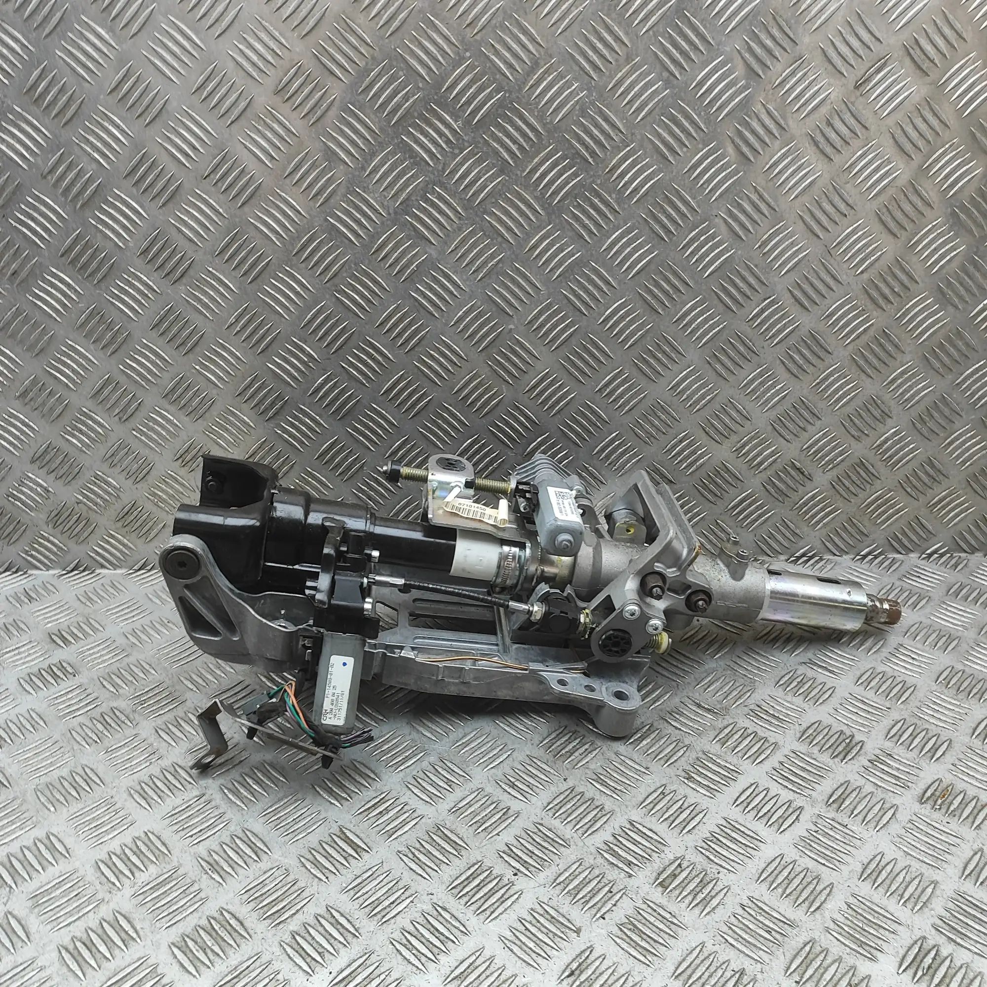 Jeep Grand Cherokee (WK) Steering Column Mechanism Steering Column Mechanism — JEEP GRAND CHEROKEE...