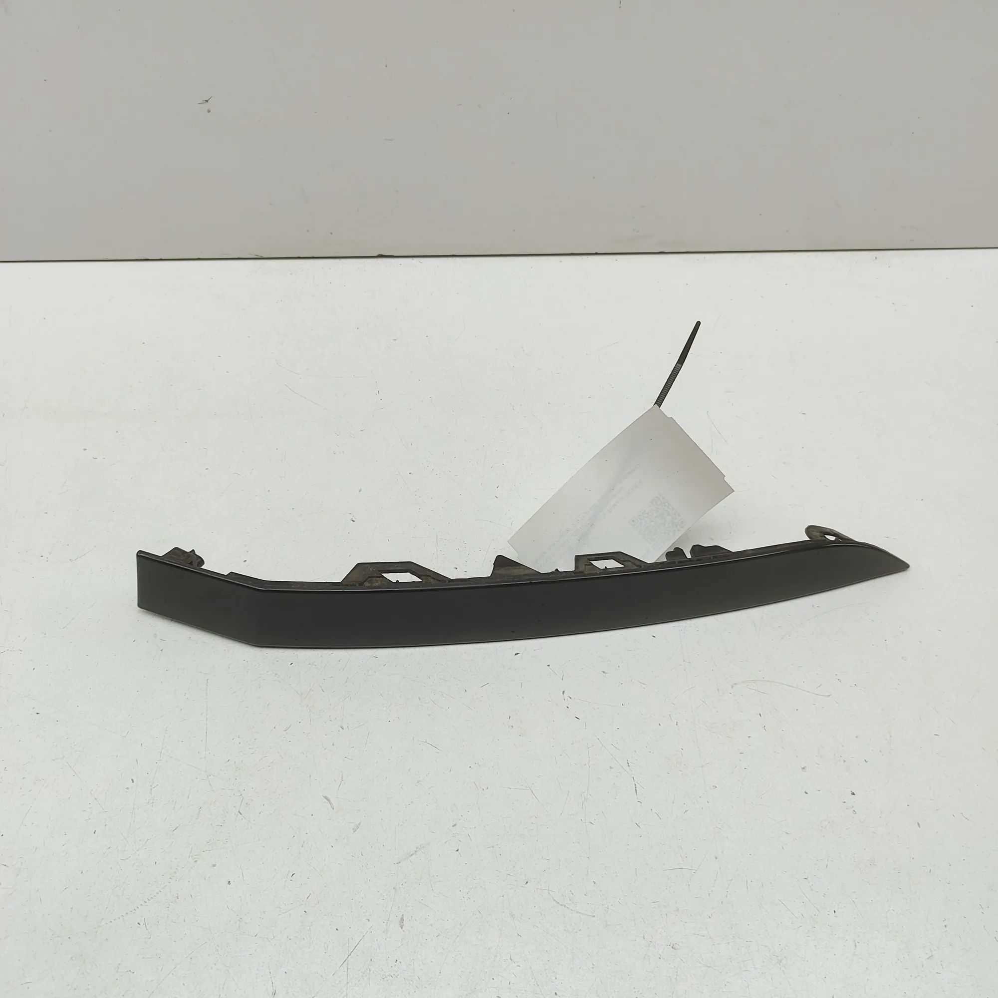 Land Rover Range Rover Evoque Bumper moulding — front left Bumper moulding — front left — LAND ROVER RANGE...