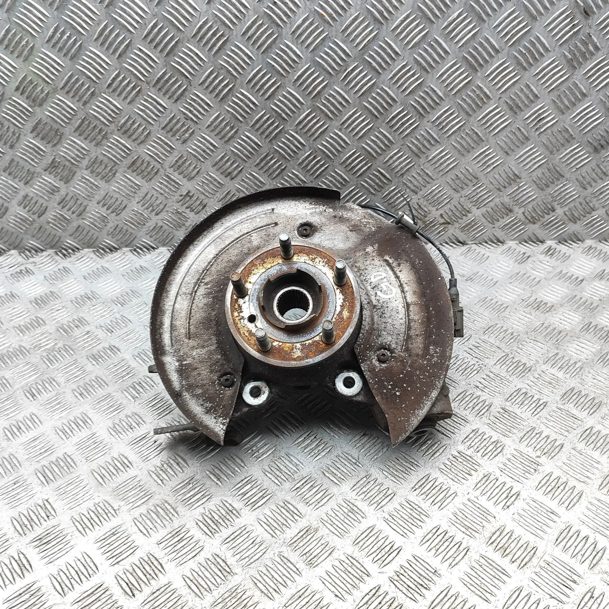 Jaguar XE Rear Right Wheel Hub Rear Right Wheel Hub — JAGUAR XE (X760) (2015-....