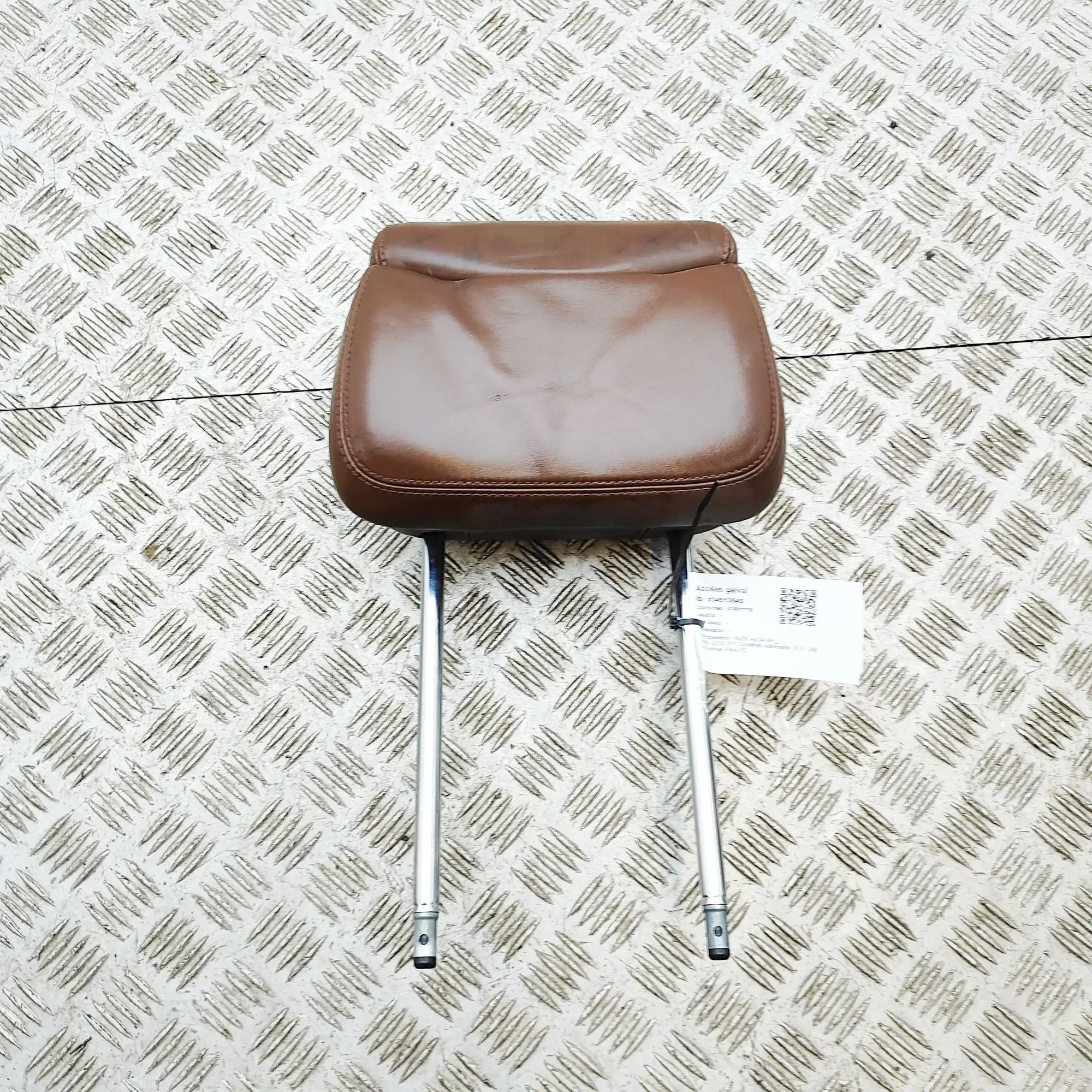Audi A8 (D4) Headrest