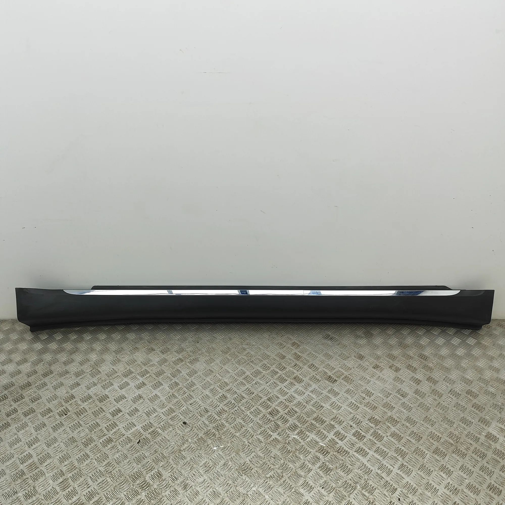 Ssangyong Rexton Left Side Plastic Sideskirt Cover Left Side Plastic Sideskirt Cover — SSANGYONG R...