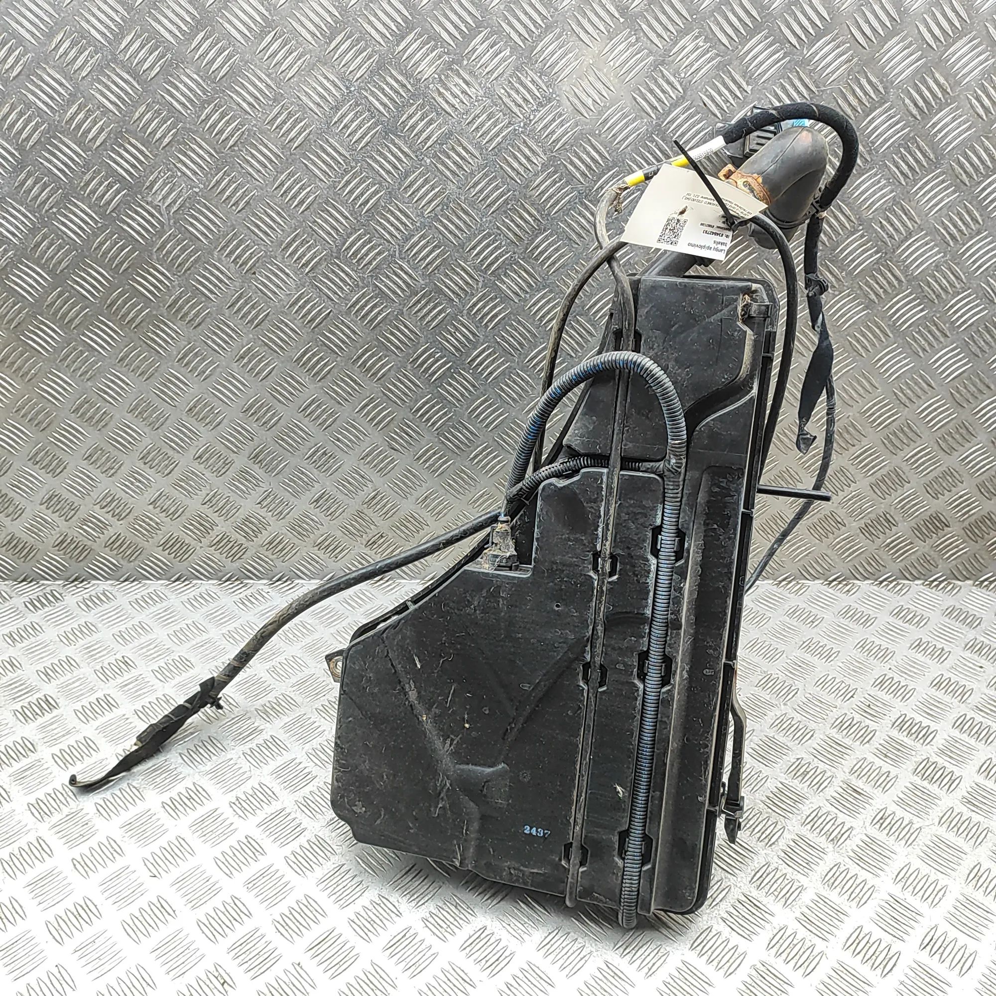 Alfa-Romeo Stelvio Window Washer Tank Window Washer Tank — ALFA ROMEO STELVIO (949_) ...