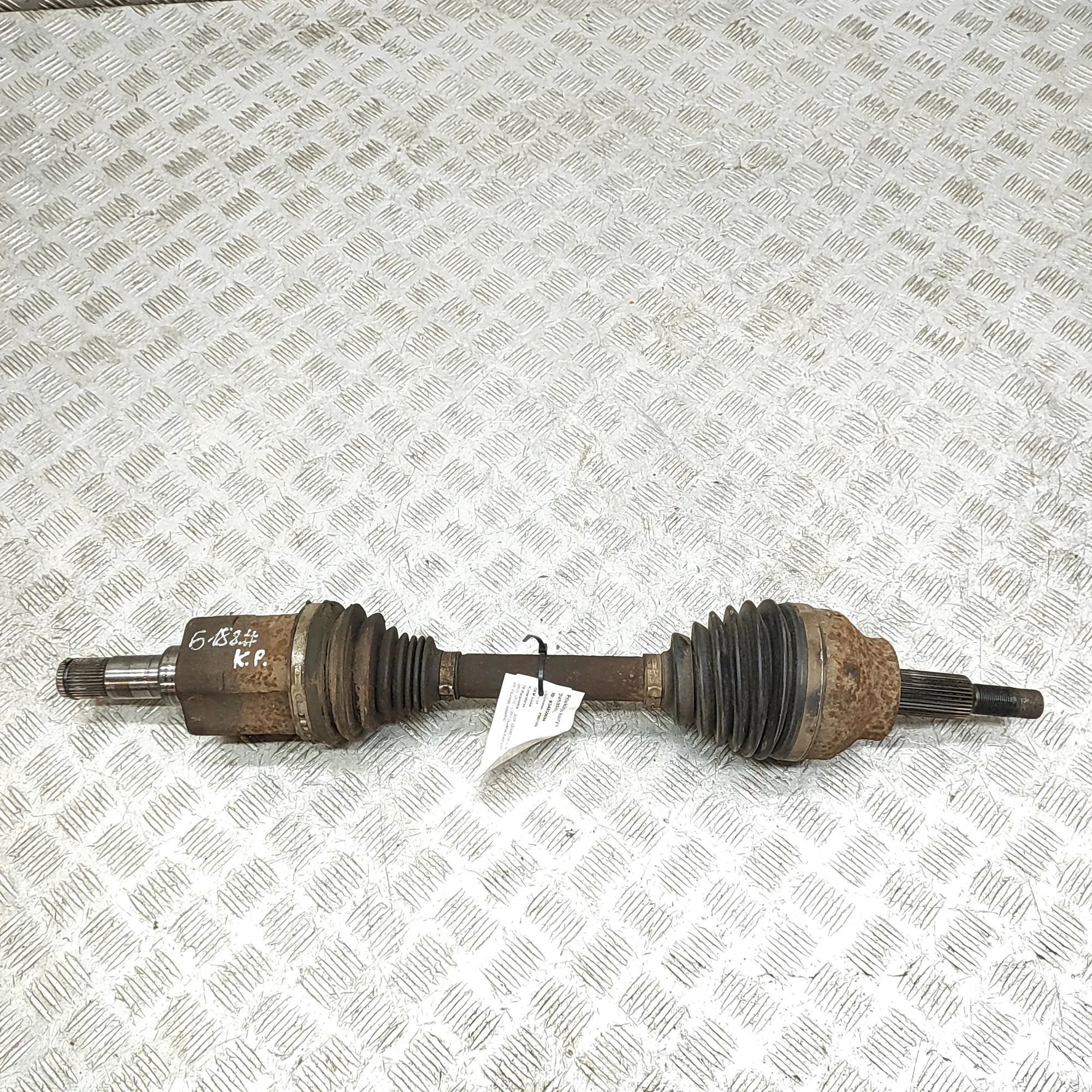 Jeep Grand Cherokee (WK) Front Left Driveshaft Front Left Driveshaft — JEEP GRAND CHEROKEE (IV...
