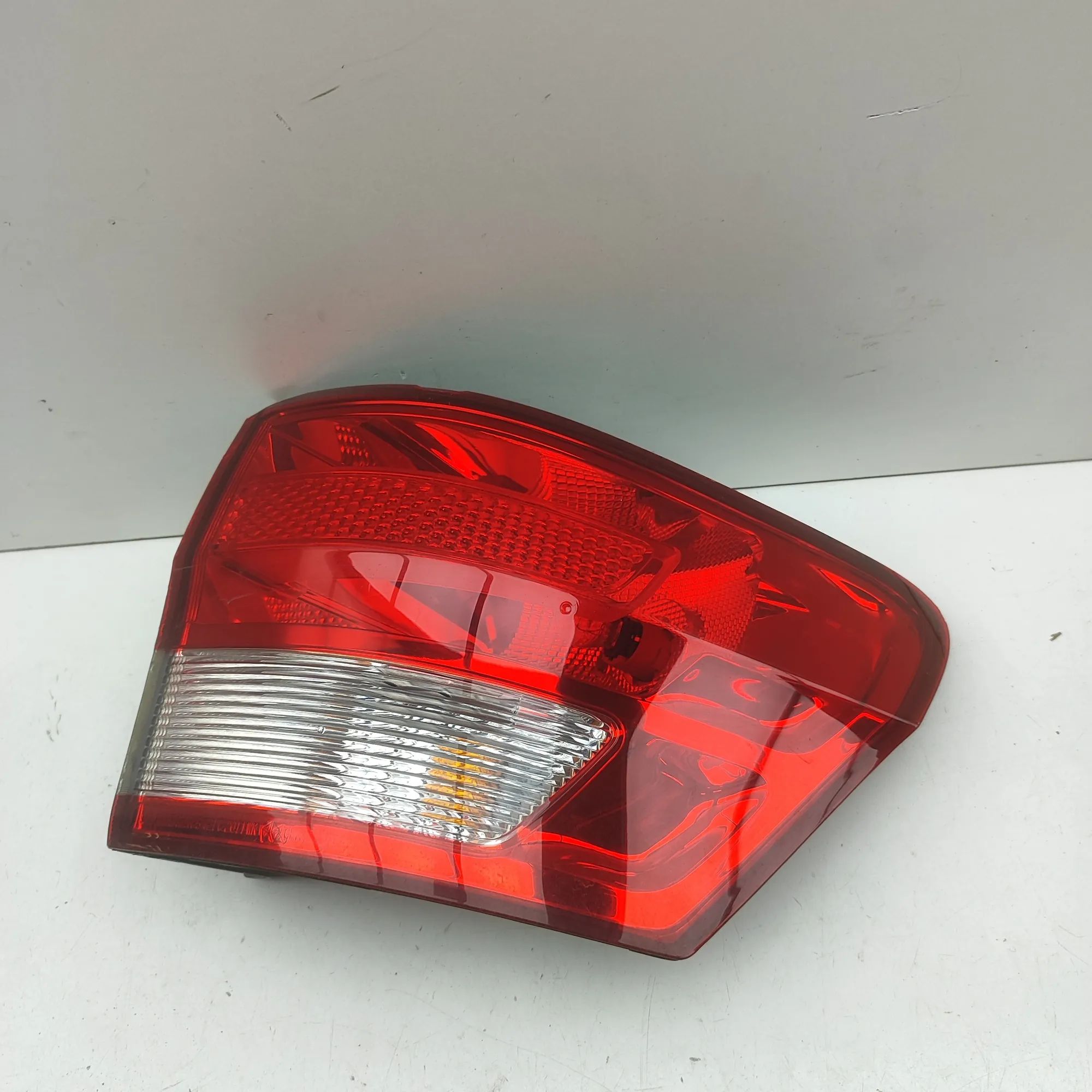 Jeep Grand Cherokee (WK) Rear Left Tail Light Rear Left Tail Light — JEEP GRAND CHEROKEE (IV ...