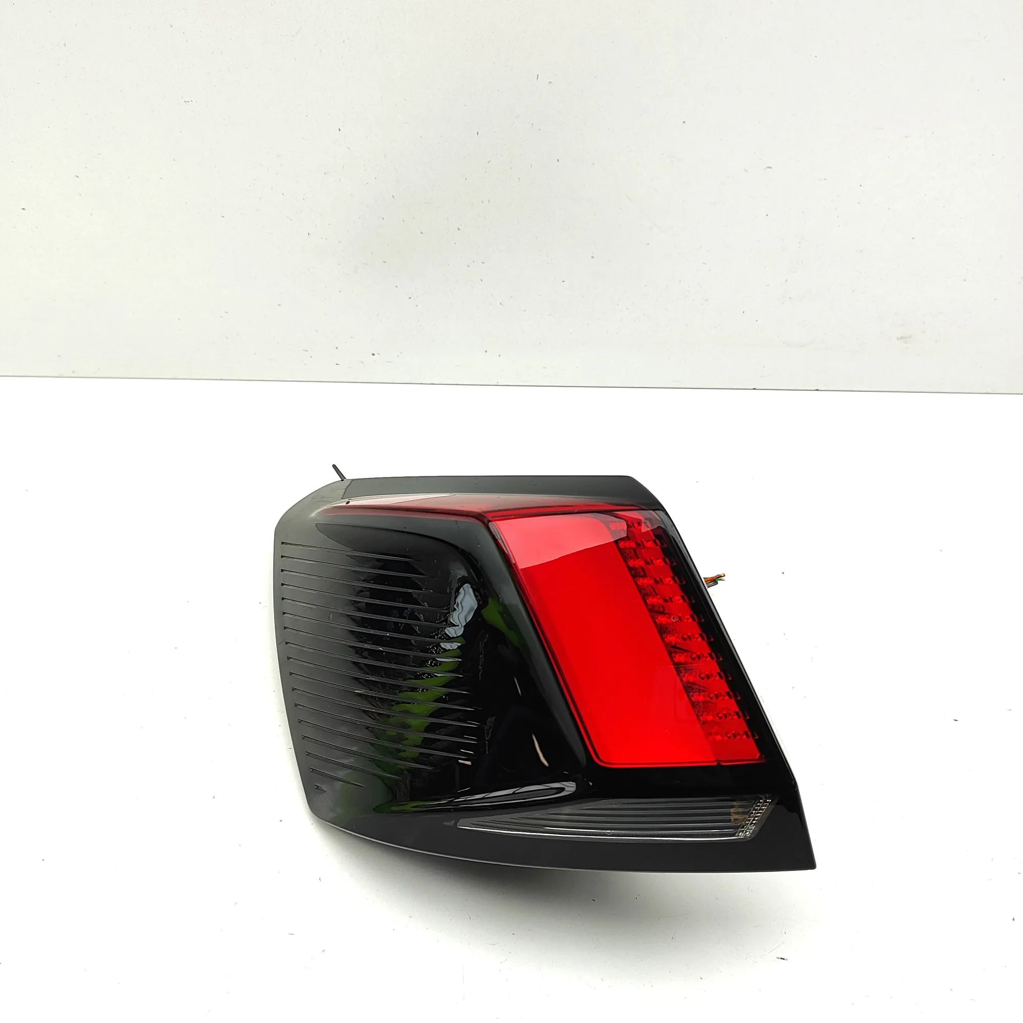 Peugeot 3008 Rear Left Tail Light Rear Left Tail Light — PEUGEOT 3008 (II SUV) (2...