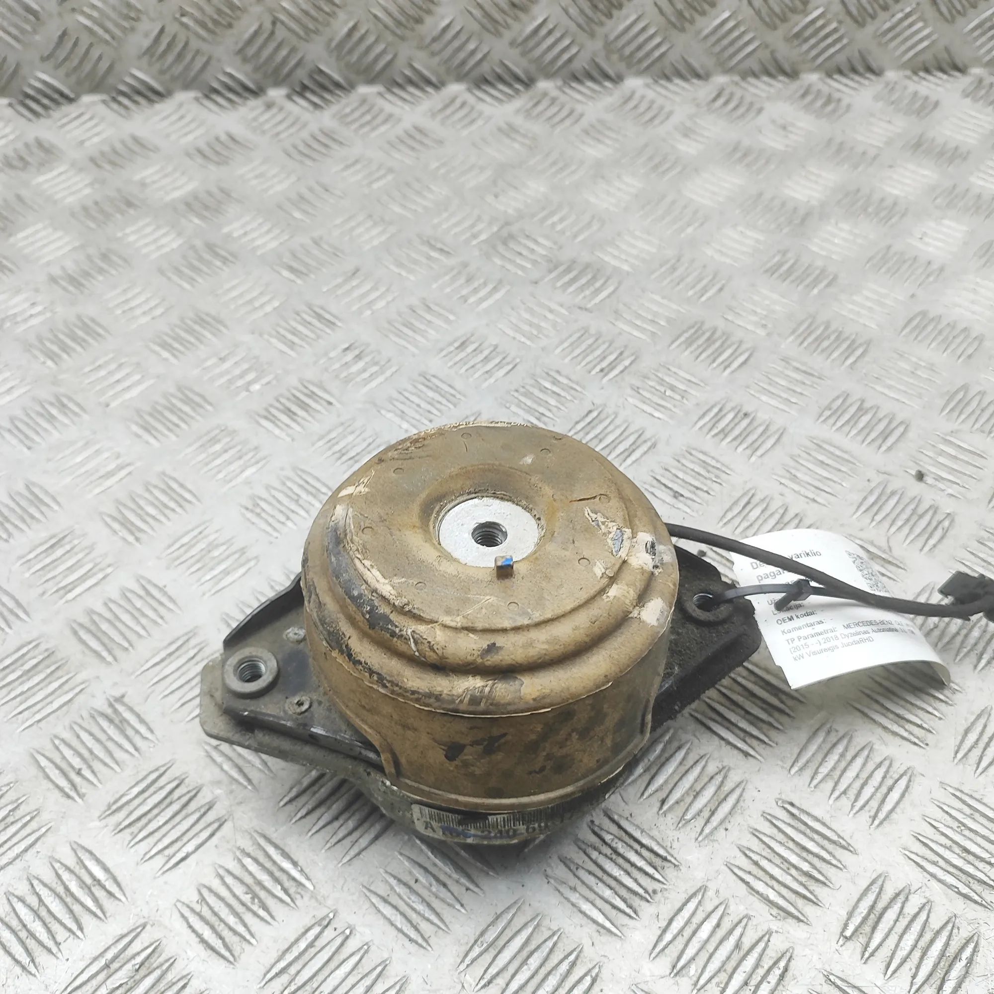 Mercedes-Benz ML / GLE (W166) Right Side Engine Mount Right Side Engine Mount — MERCEDES BENZ GLE (W1...