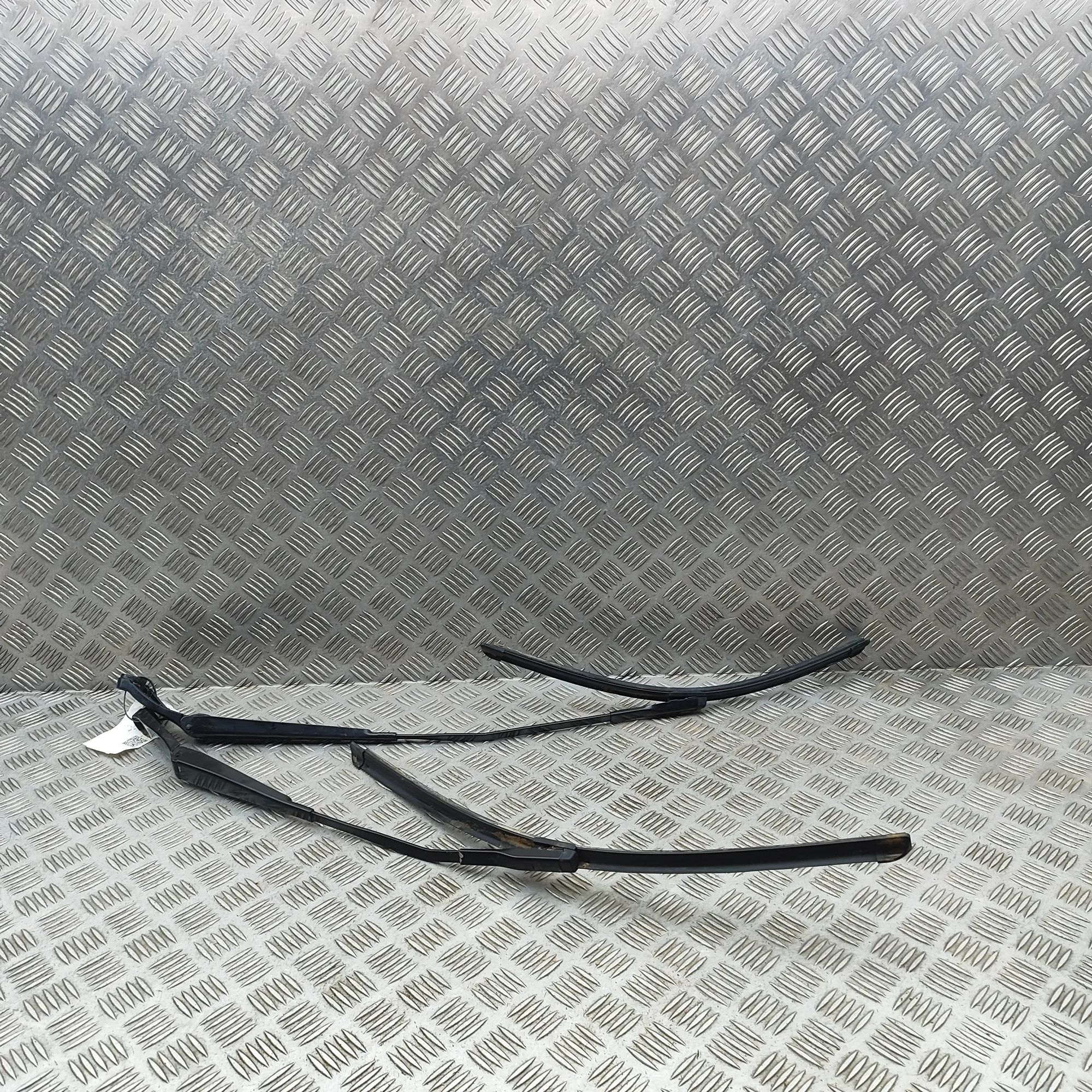 Audi Q3 (F3) Front Wiper Arms Front Wiper Arms — AUDI Q3 (F3) (2018-...) — 83...