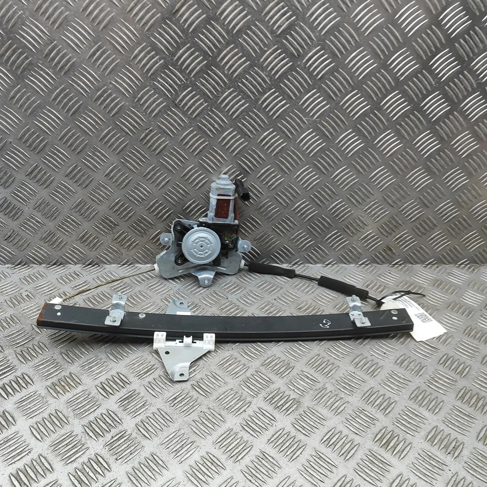 Ssangyong Rexton Rear Right Door Window Regulator Rear Right Door Window Regulator — SSANGYONG RE...