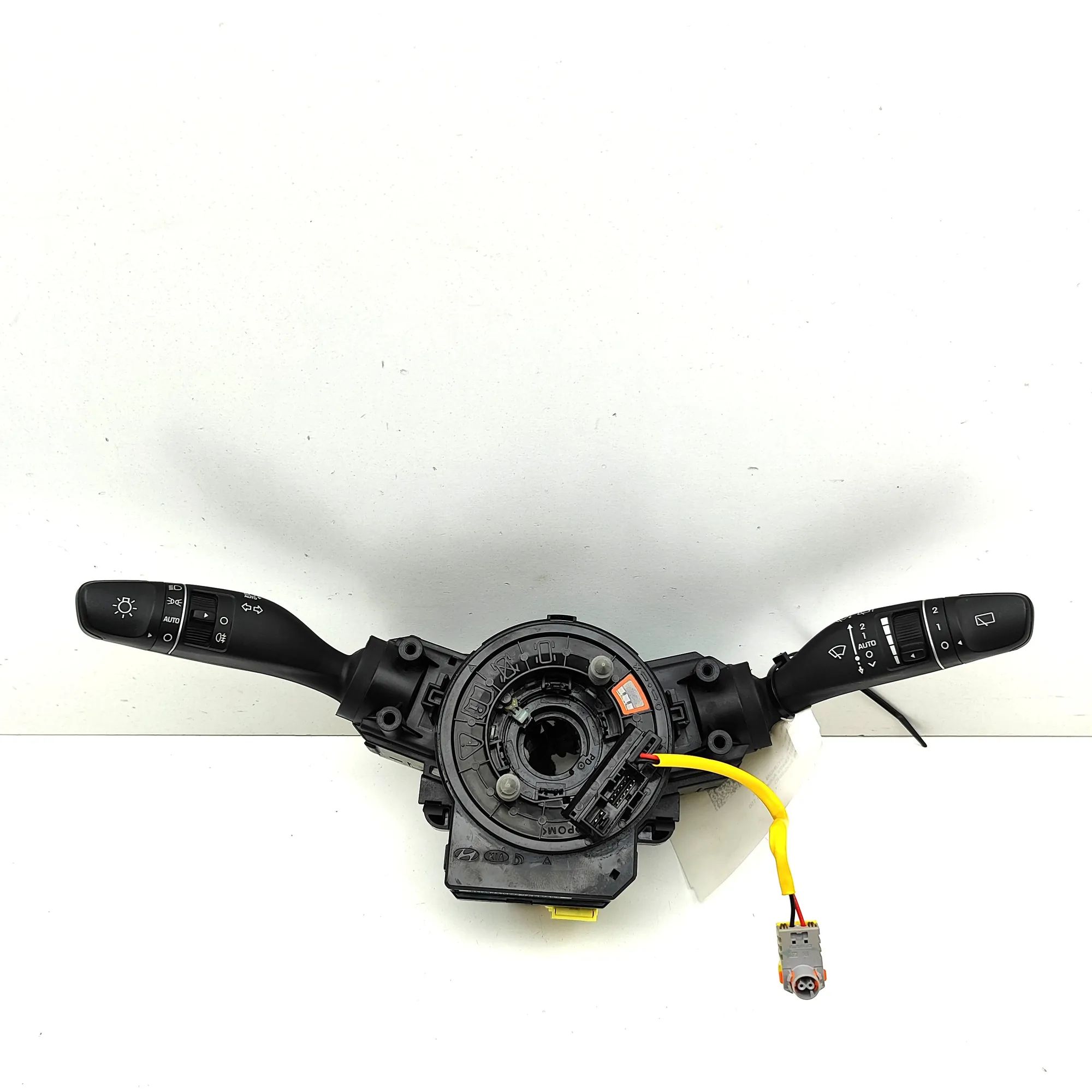 Hyundai Kona Indicator Wiper Stalk Switch Indicator Wiper Stalk Switch — HYUNDAI KONA (20...