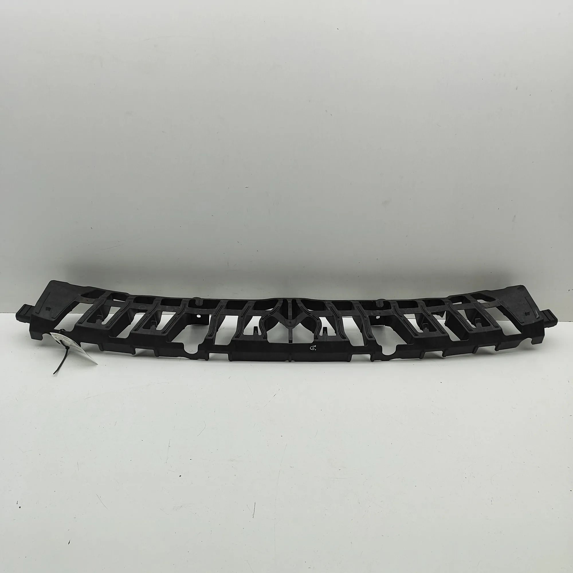 Porsche Macan (XAB) Rear Bumper Middle Bracket Rear Bumper Middle Bracket — PORSCHE MACAN (XAB...