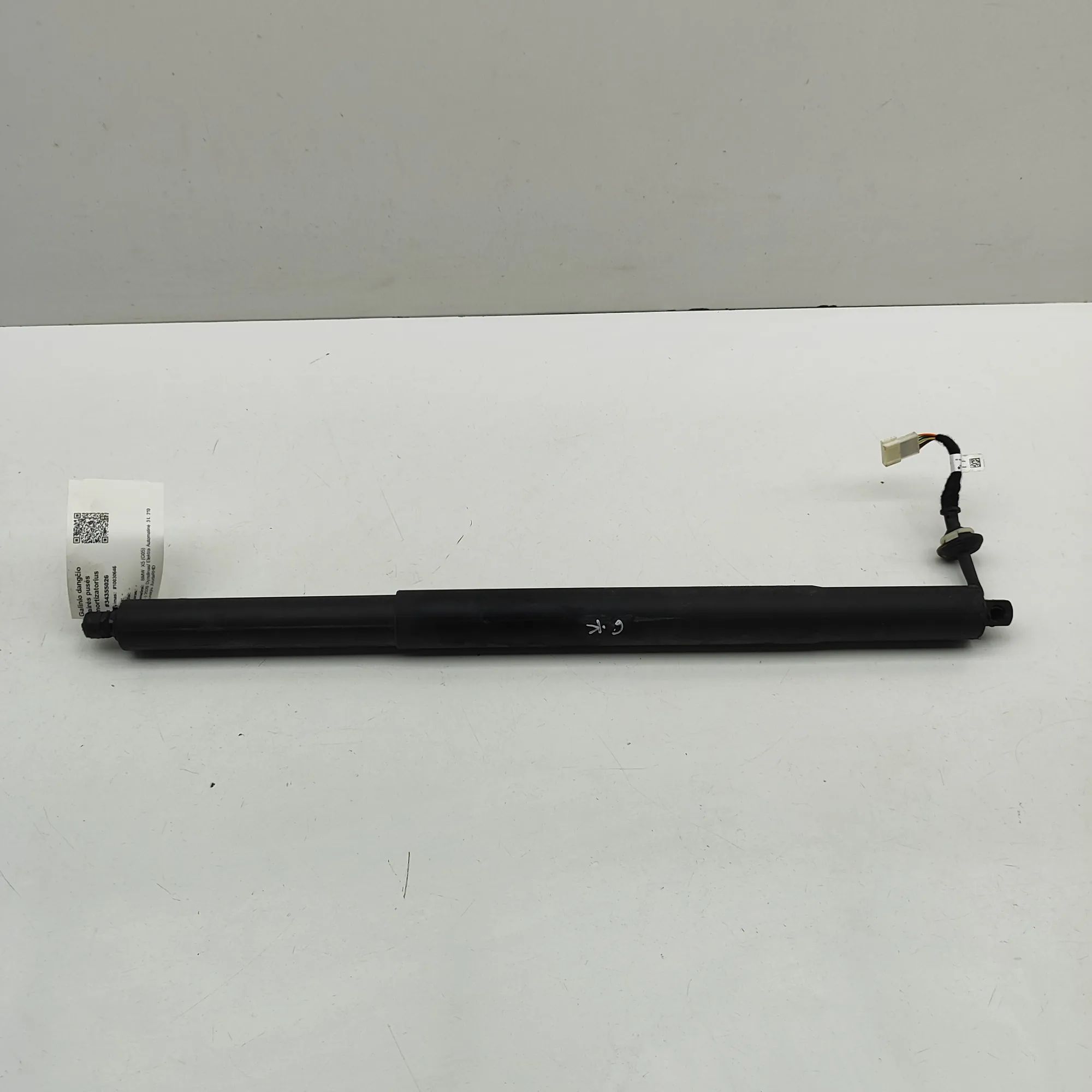 BMW X5 (G05) Left Side Tailgate Gas Strut Left Side Tailgate Gas Strut — BMW X5 (G05) (20...