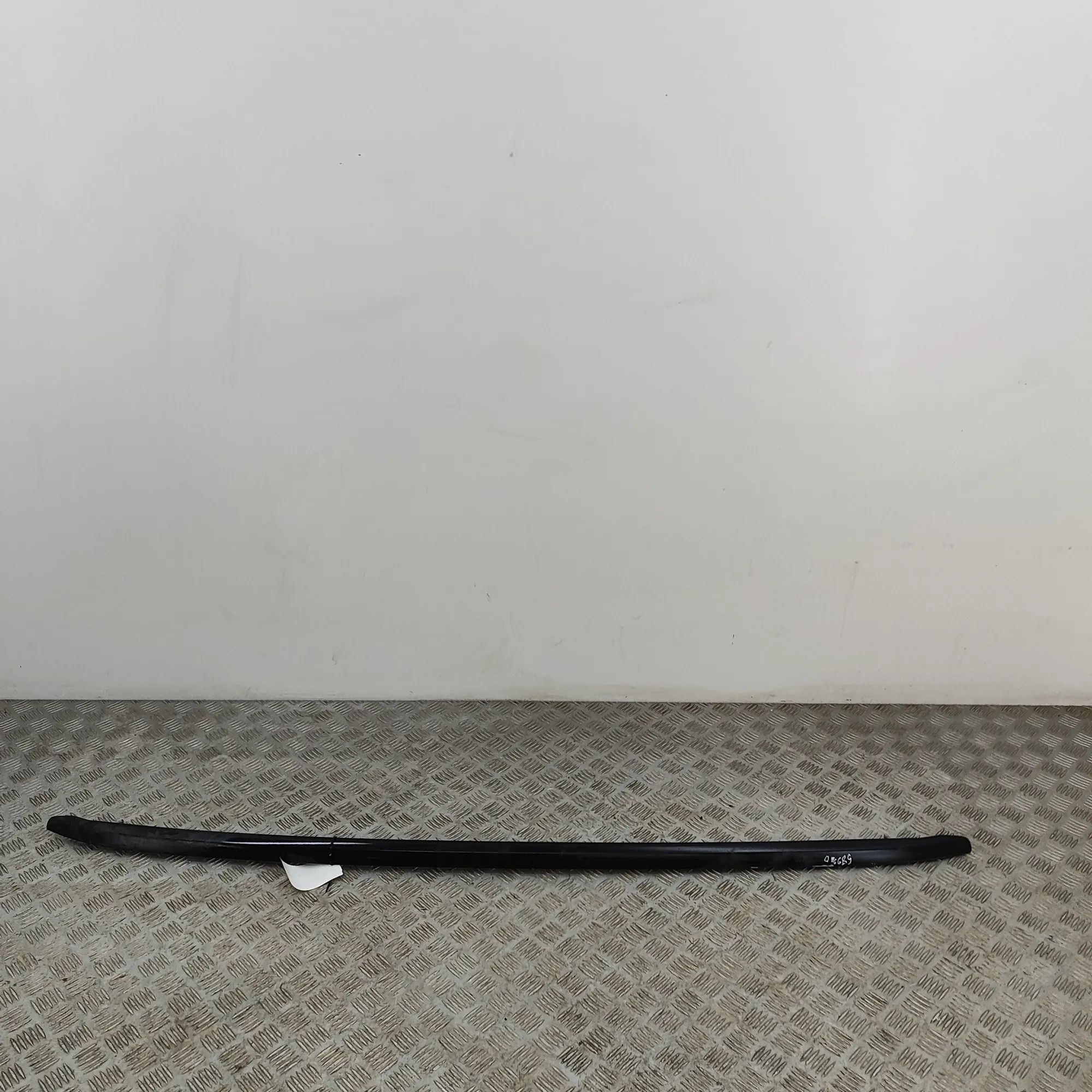 Audi Q5 (FY) Right Side Roof Rail Right Side Roof Rail — AUDI Q5 (FY) (2016-...) ...