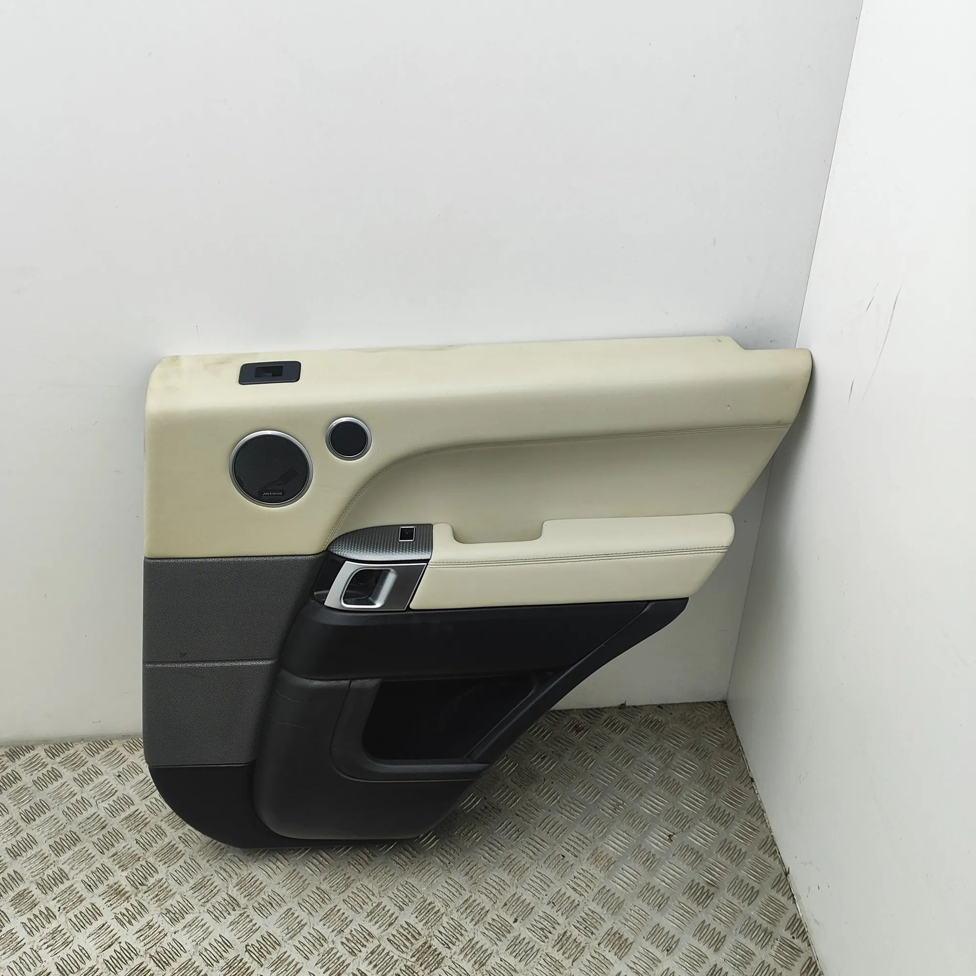 Land Rover Range Rover Sport (L494) Rear Right Door Panel Rear Right Door Panel — LAND ROVER RANGE ROVER ...