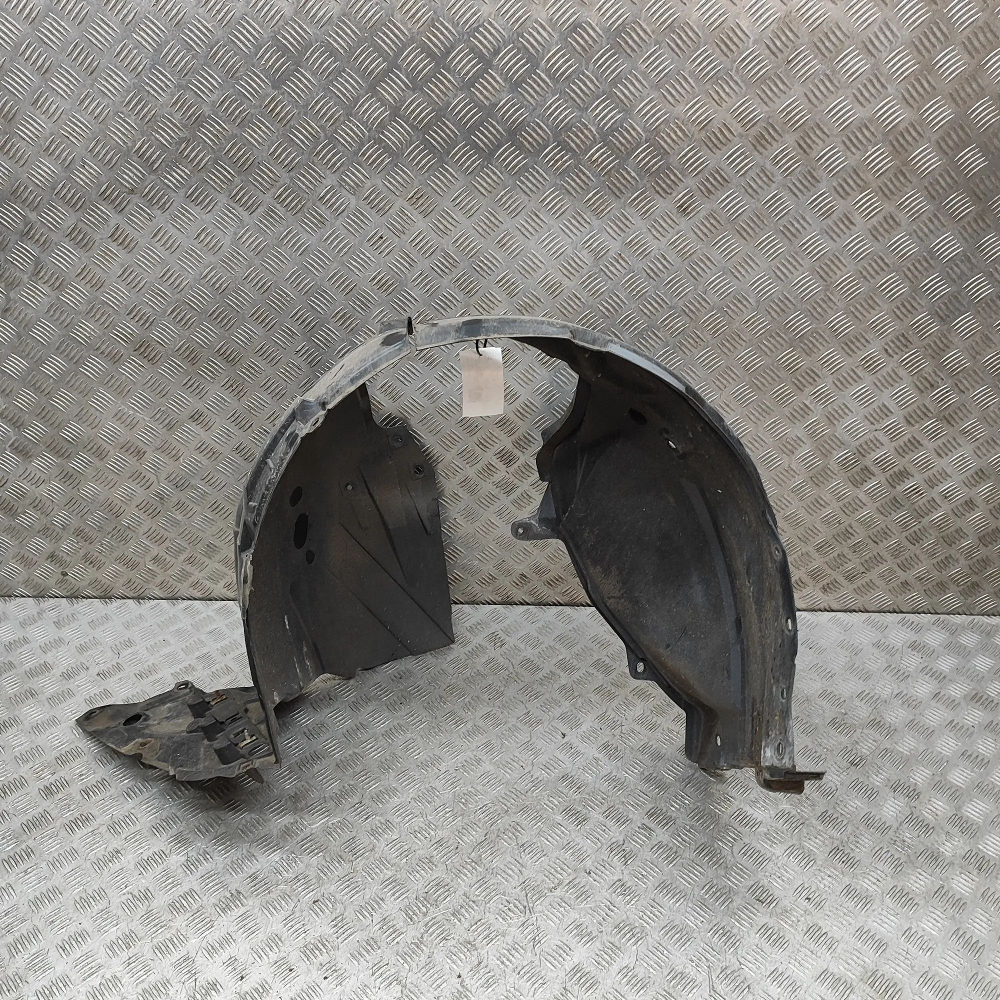 Nissan Leaf Front Left Arch Liner Front Left Arch Liner — NISSAN LEAF (ZE1) (2017...