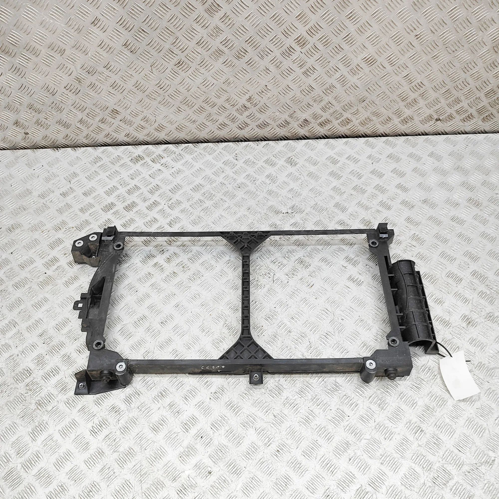 Nissan Leaf Radiator Holder Radiator Holder — NISSAN LEAF (ZE1) (2017-...) ...