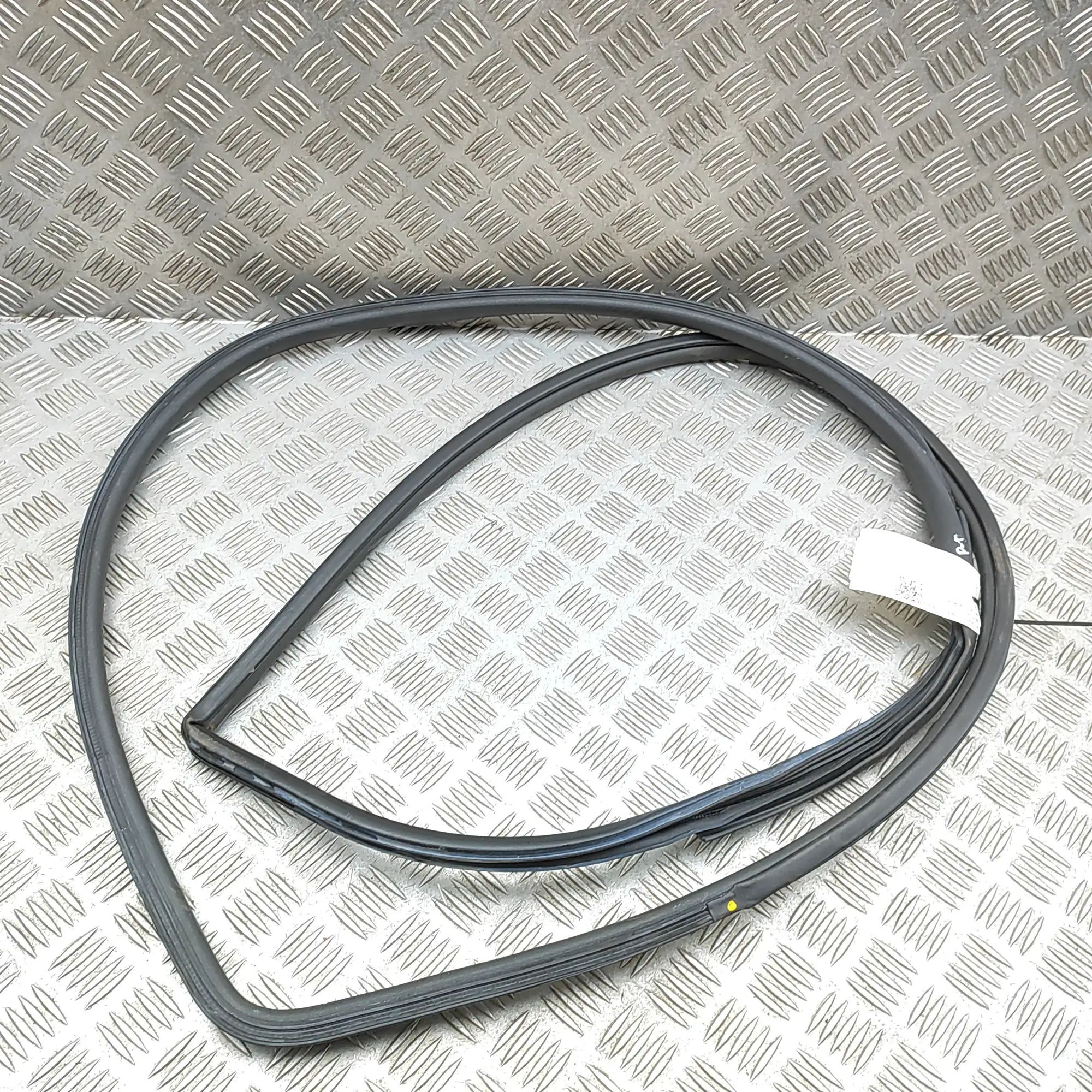 Nissan GT-R Door rubber seal — front right Door rubber seal — front right — NISSAN GT-R (R...