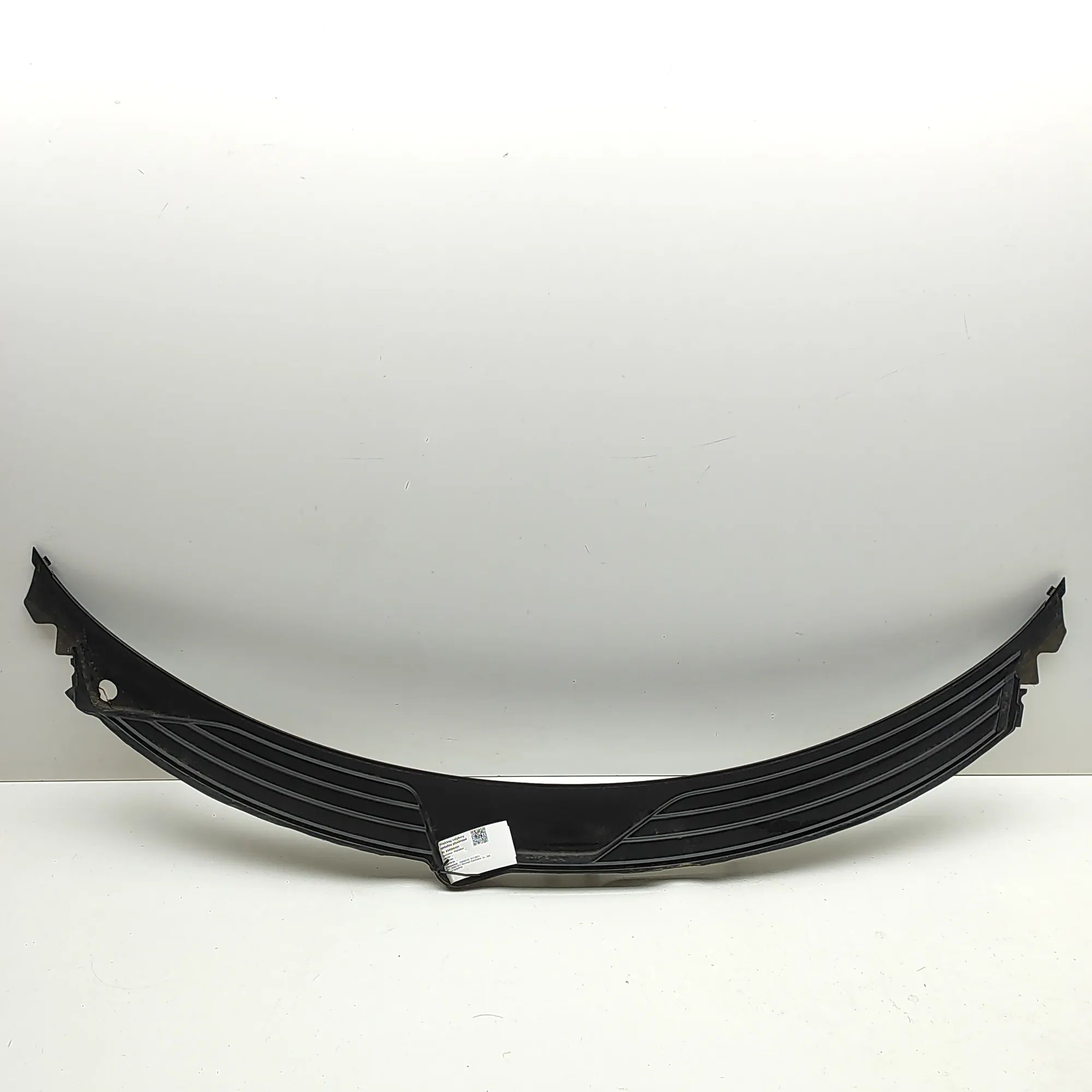 Porsche 911 (991) Front Wiper Cowl Trim Front Wiper Cowl Trim — PORSCHE 911 (991) (2011...