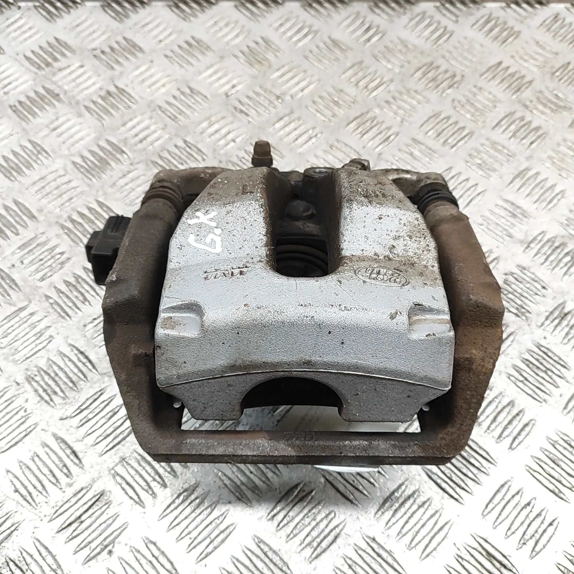 Land Rover Discovery Brake caliper — rear left Brake caliper — rear left — LAND ROVER DISCOVER...