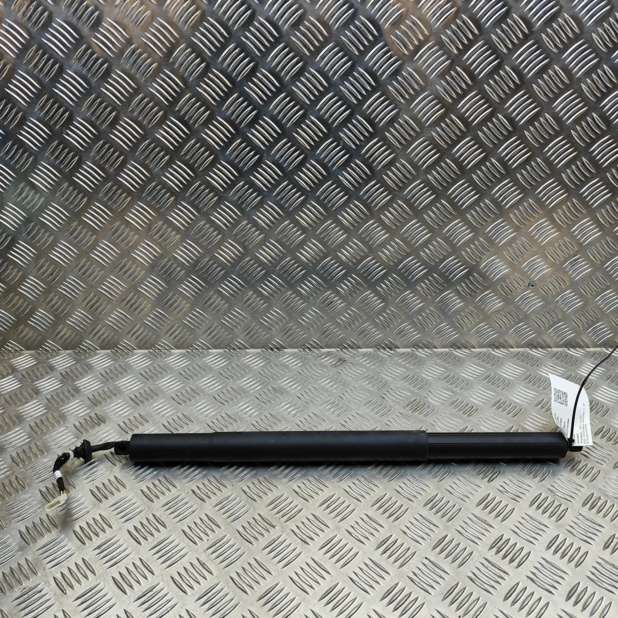 BMW X5 (G05) Right Side Tailgate Gas Strut Right Side Tailgate Gas Strut — BMW X5 (G05) (2...