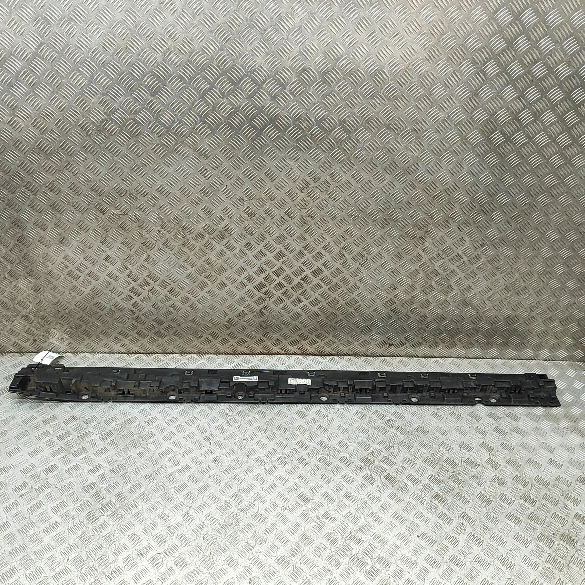 BMW X5 (G05) Side skirt bracket Side skirt bracket — BMW X5 (G05) (2018-...) — ...