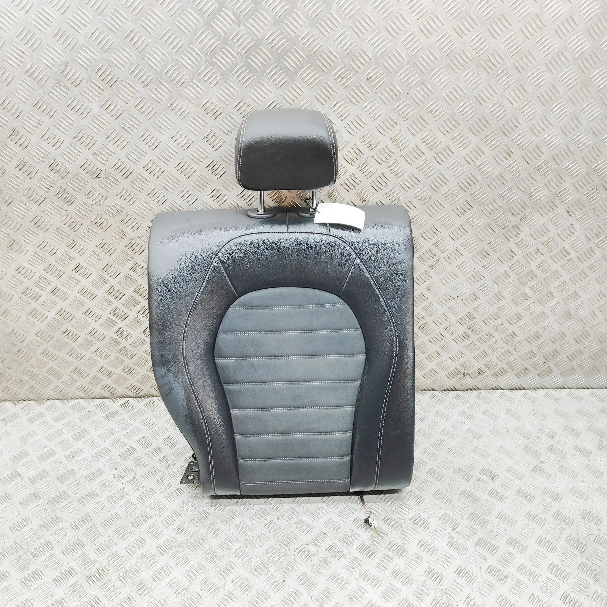 Mercedes-Benz GLC (X253) Takapenkki Rear seat — MERCEDES BENZ GLC (X253, C253) (201...