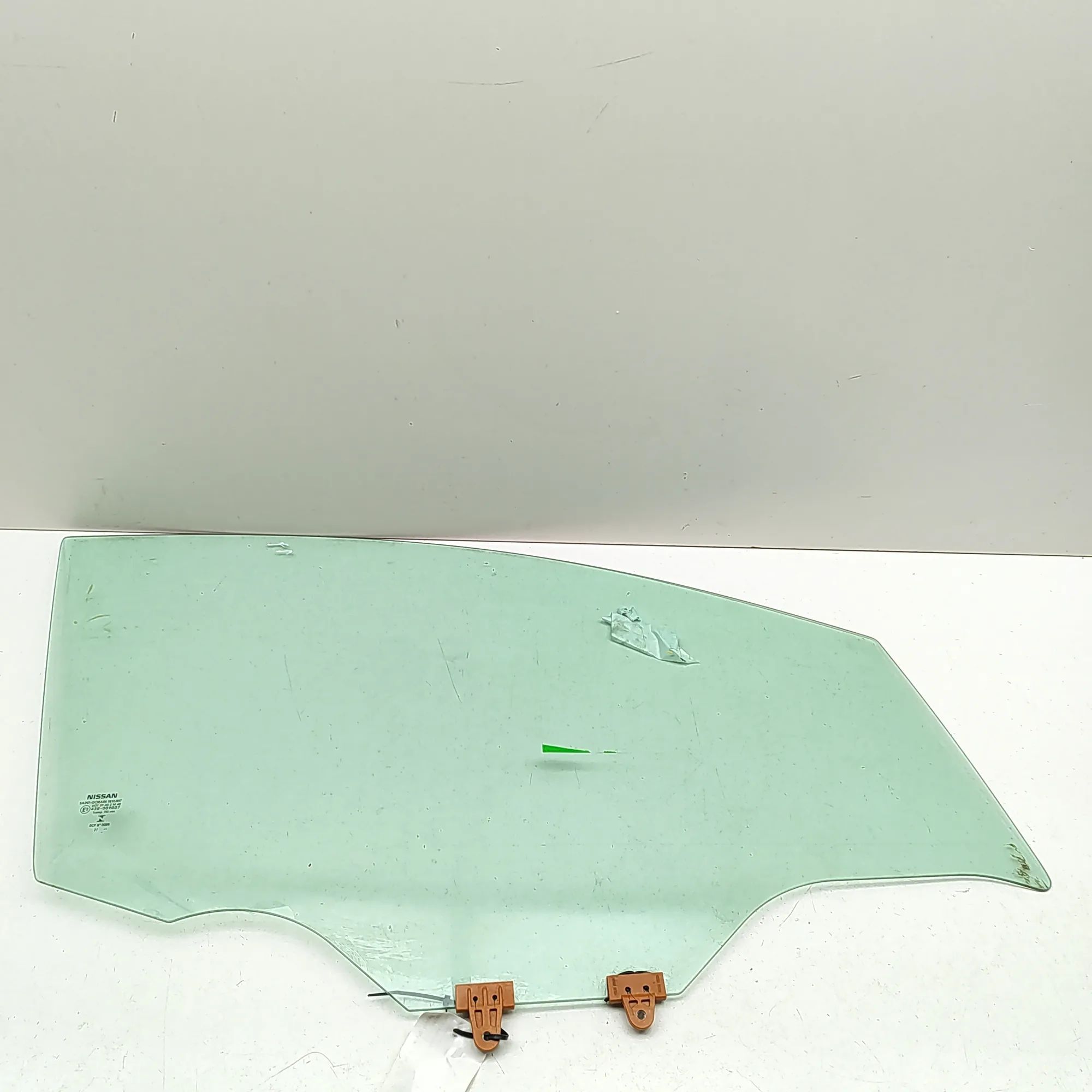 Nissan Leaf Front Right Door Window Front Right Door Window — NISSAN LEAF (ZE1) (20...