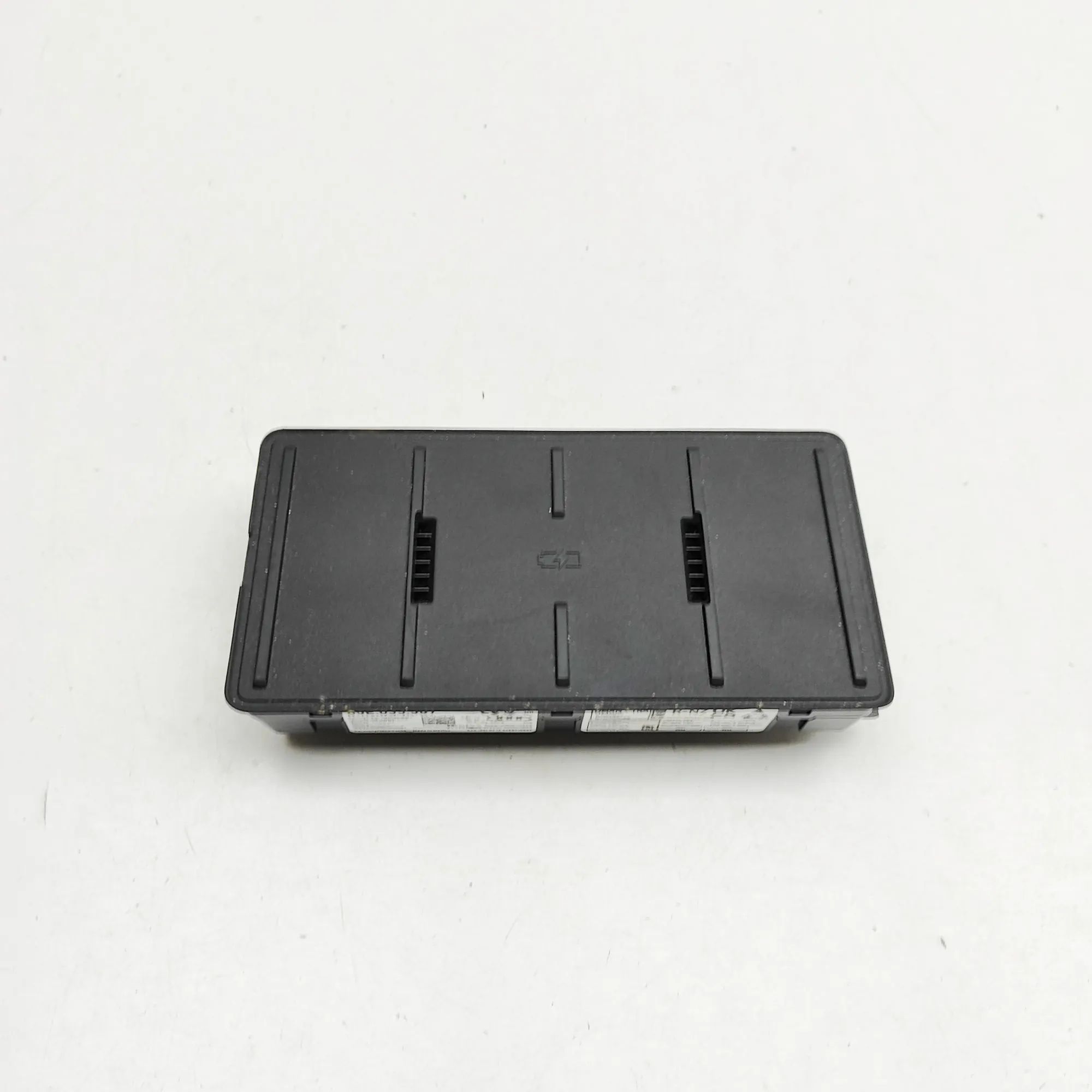 Audi Q5 (GU) Wireless charging pad Wireless charging pad — AUDI Q5 (GUB) (2025-......
