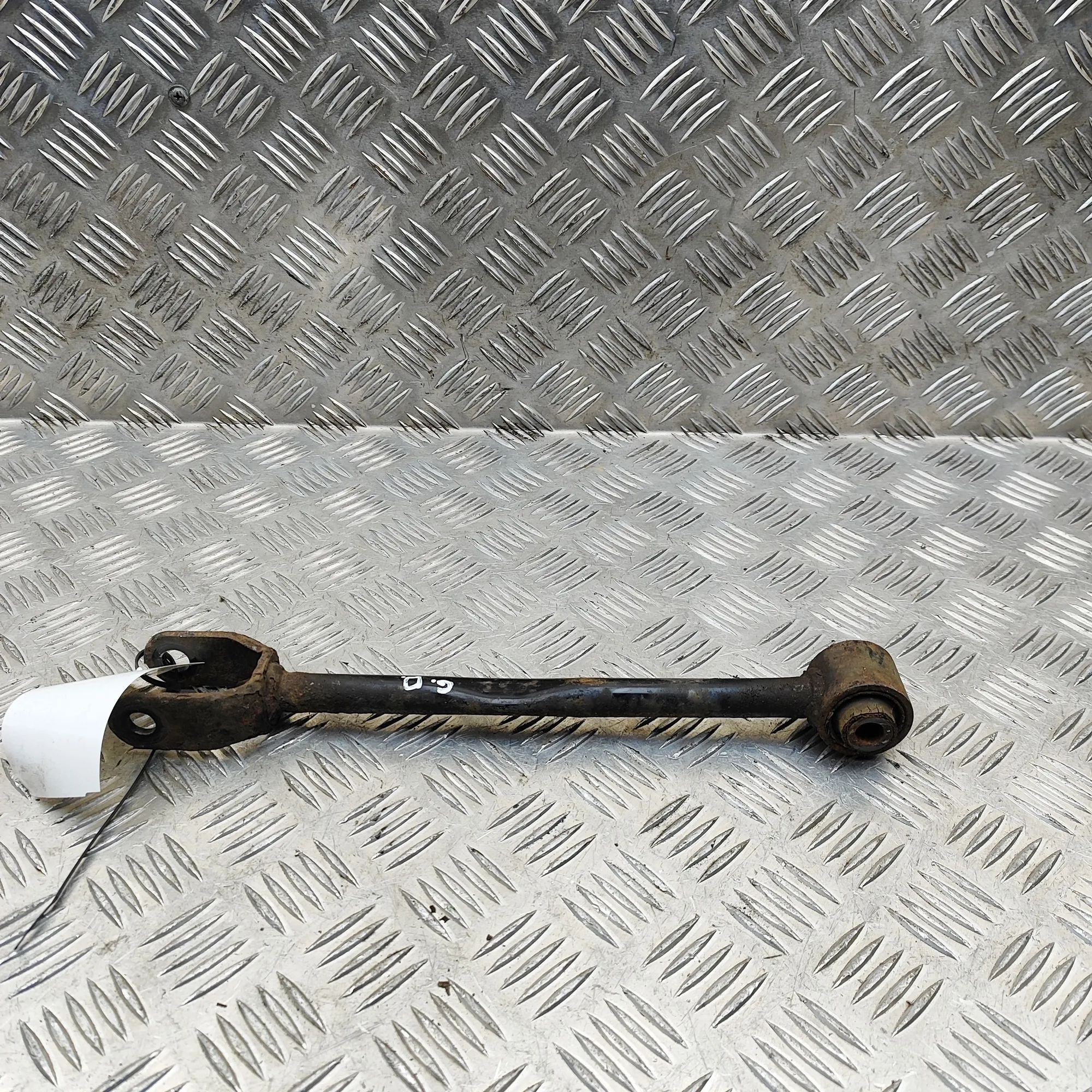 Nissan 370Z Control arm — rear right Control arm — rear right — NISSAN 370 (Z Coupe ...