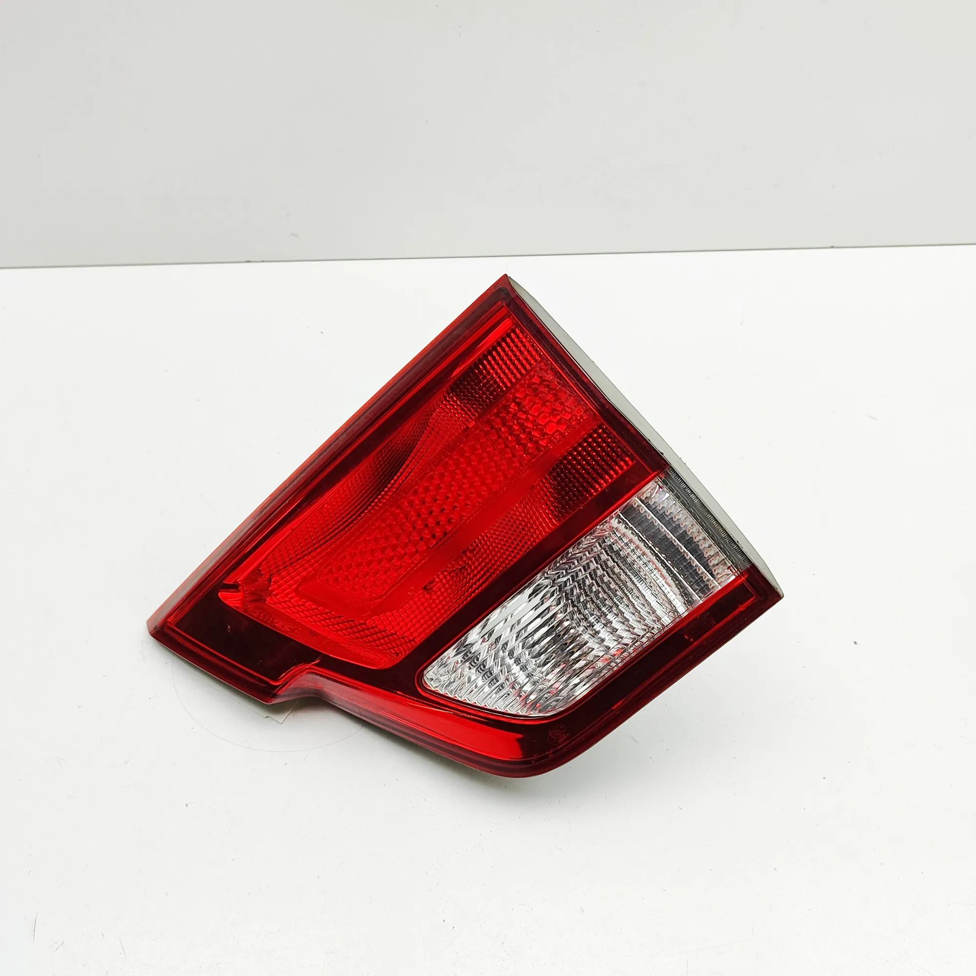 Jeep Grand Cherokee (WK) Right Side Tailgate Tail Light Right Side Tailgate Tail Light — JEEP GRAND CHE...