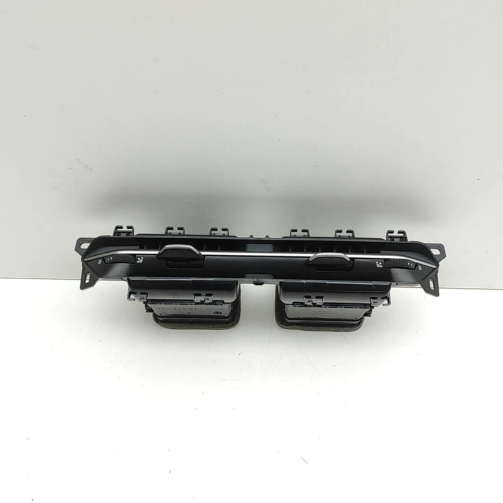 Audi Q5 (GU) Dashboard Air Vents Dashboard Air Vents — AUDI Q5 (GUB) (2025-...) ...