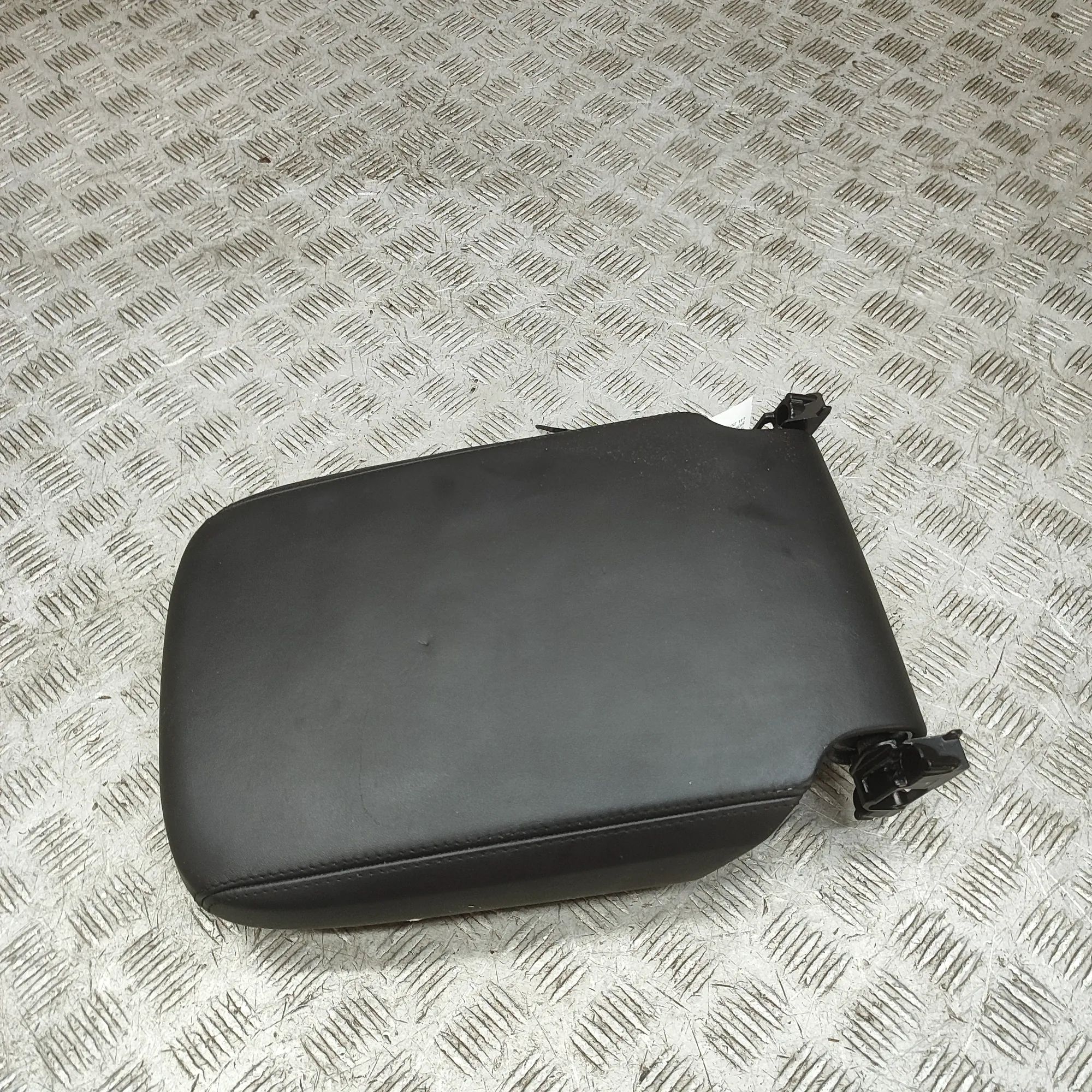 Land Rover Range Rover Sport (L494) Armrest Armrest — LAND ROVER RANGE ROVER SPORT (II L494...