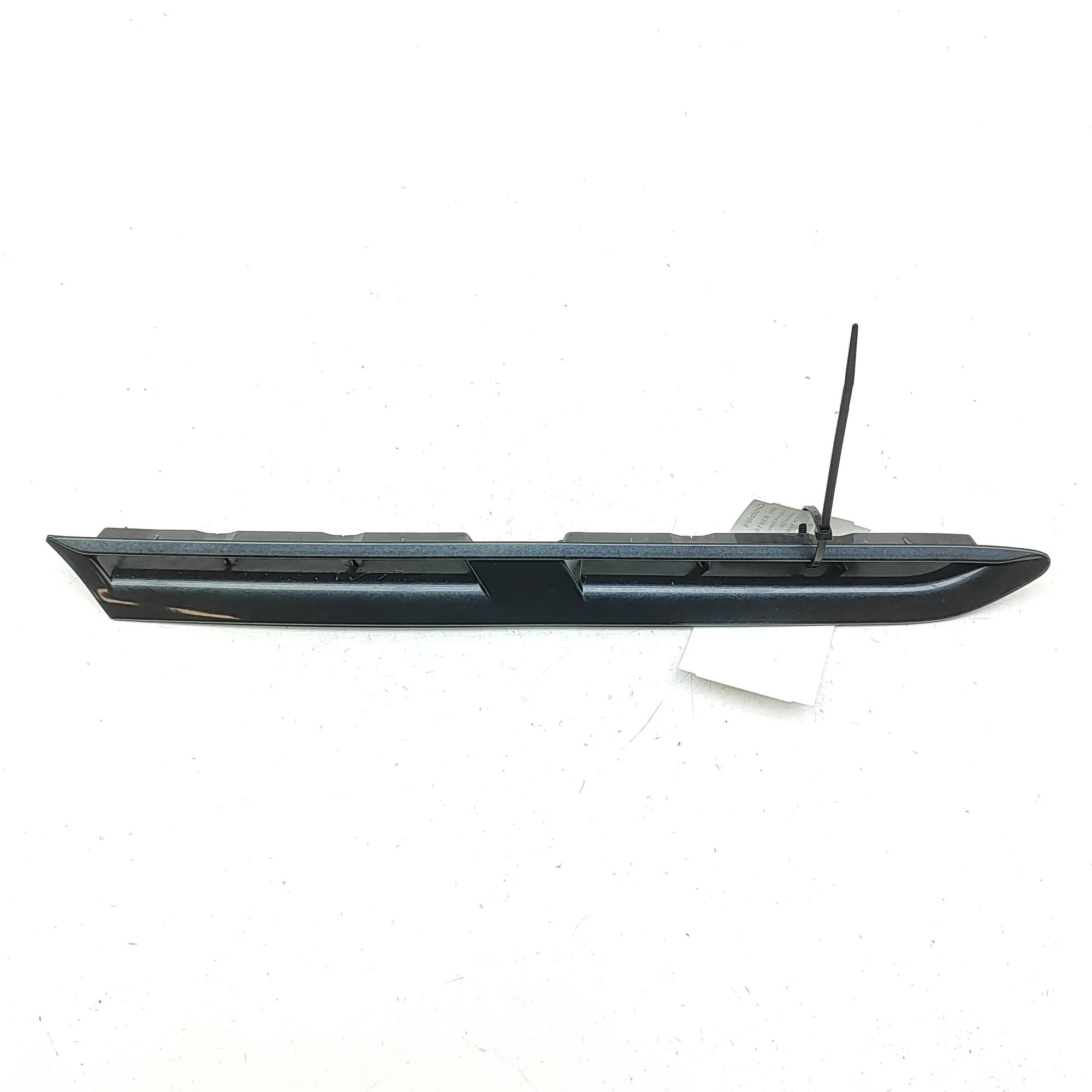 Nissan GT-R Fender moulding — front right