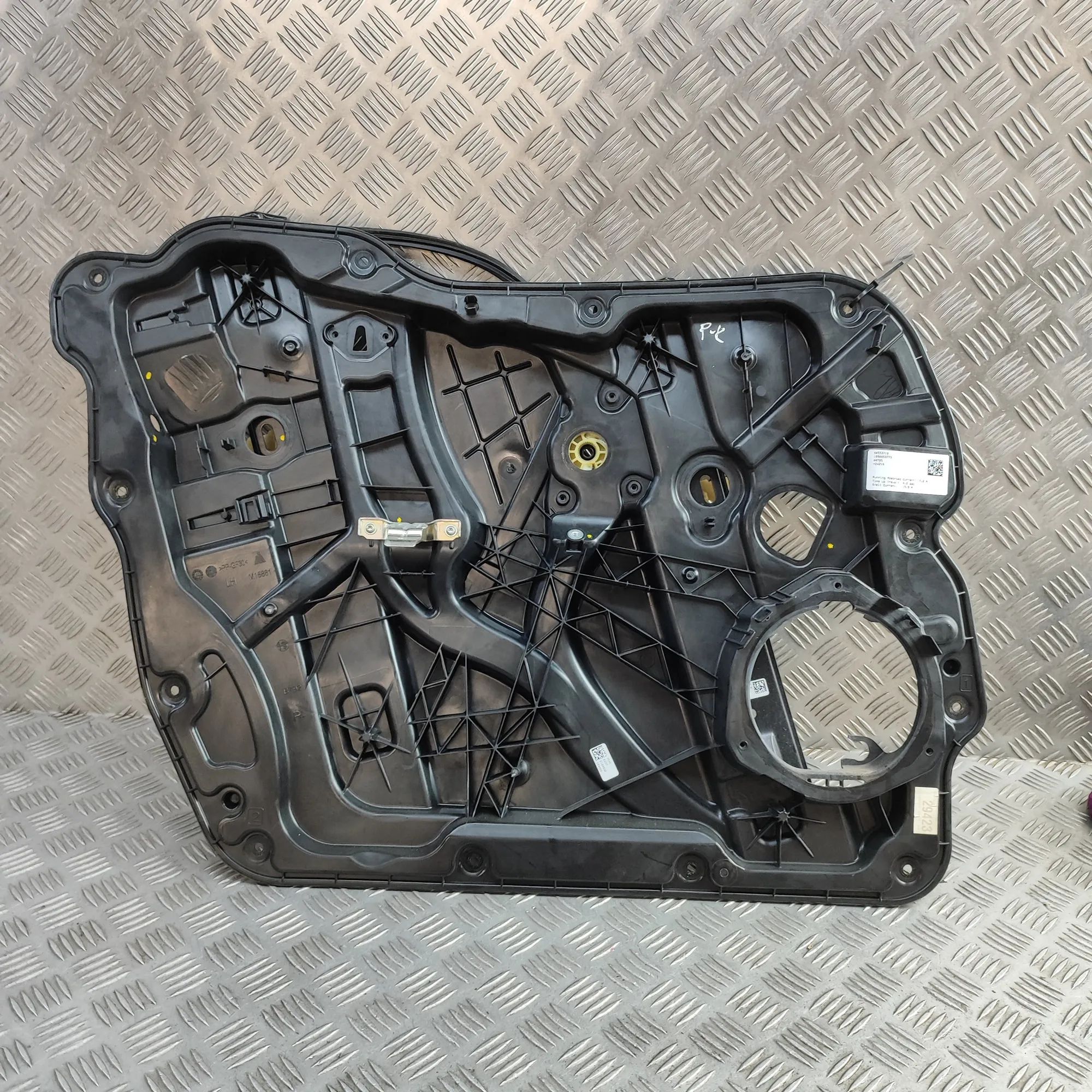 Alfa-Romeo Stelvio Front Left Door Window Regulator Front Left Door Window Regulator — ALFA ROMEO S...