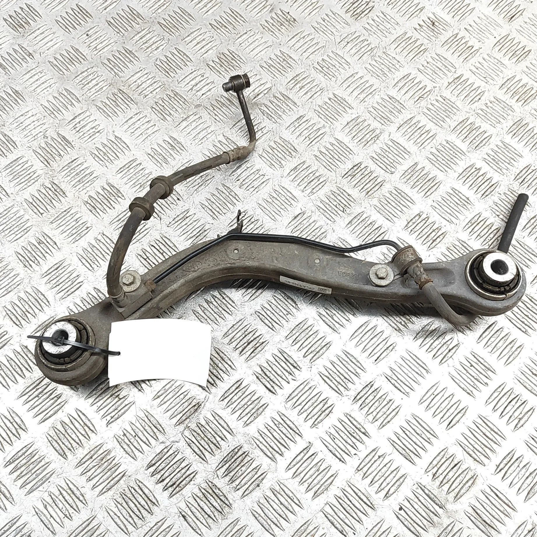 Land Rover Discovery Control arm — rear right Control arm — rear right — LAND ROVER DISCOVERY...