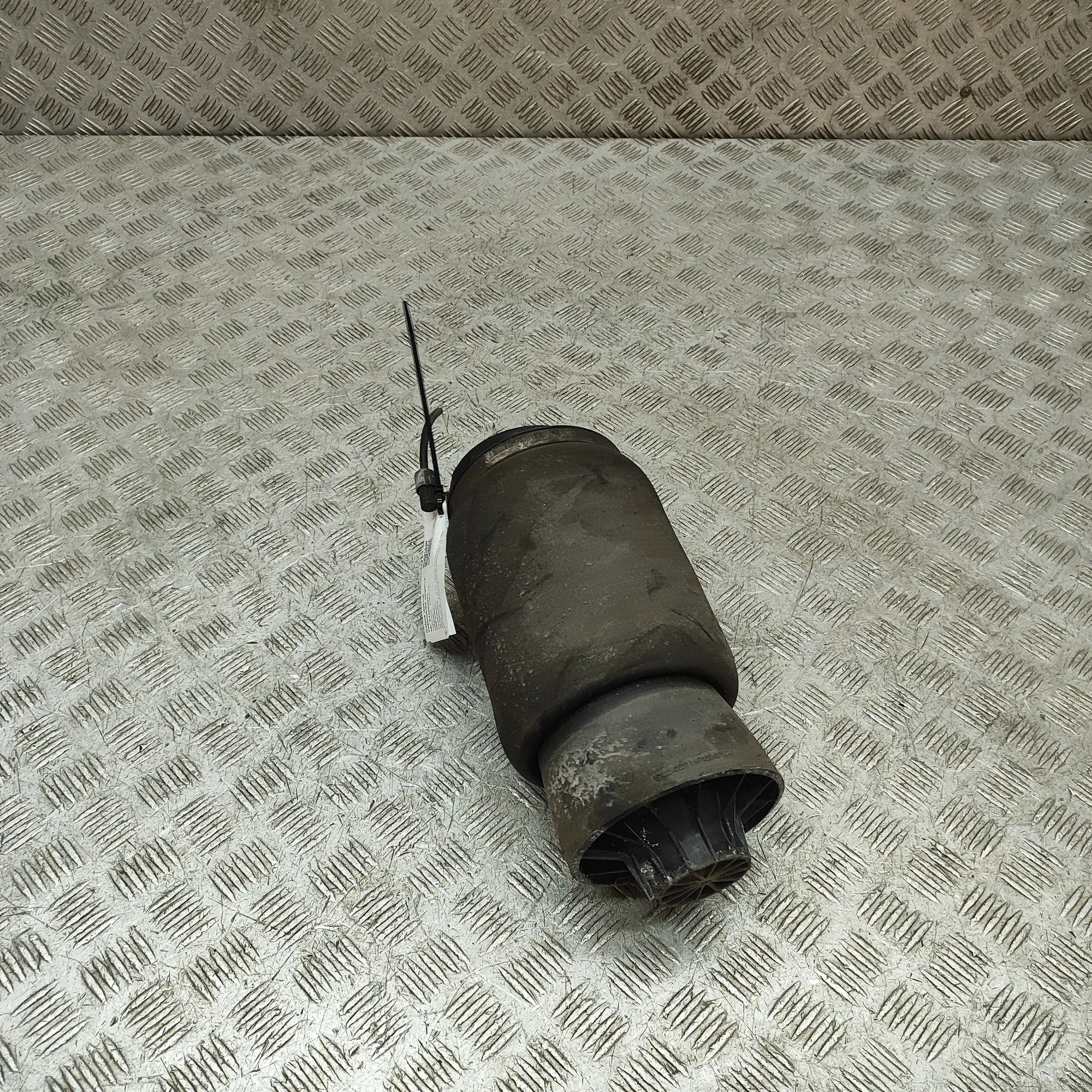 Jeep Grand Cherokee (WK) Rear Right Air Suspension Spring Bag Rear Right Air Suspension Spring Bag — JEEP GRA...