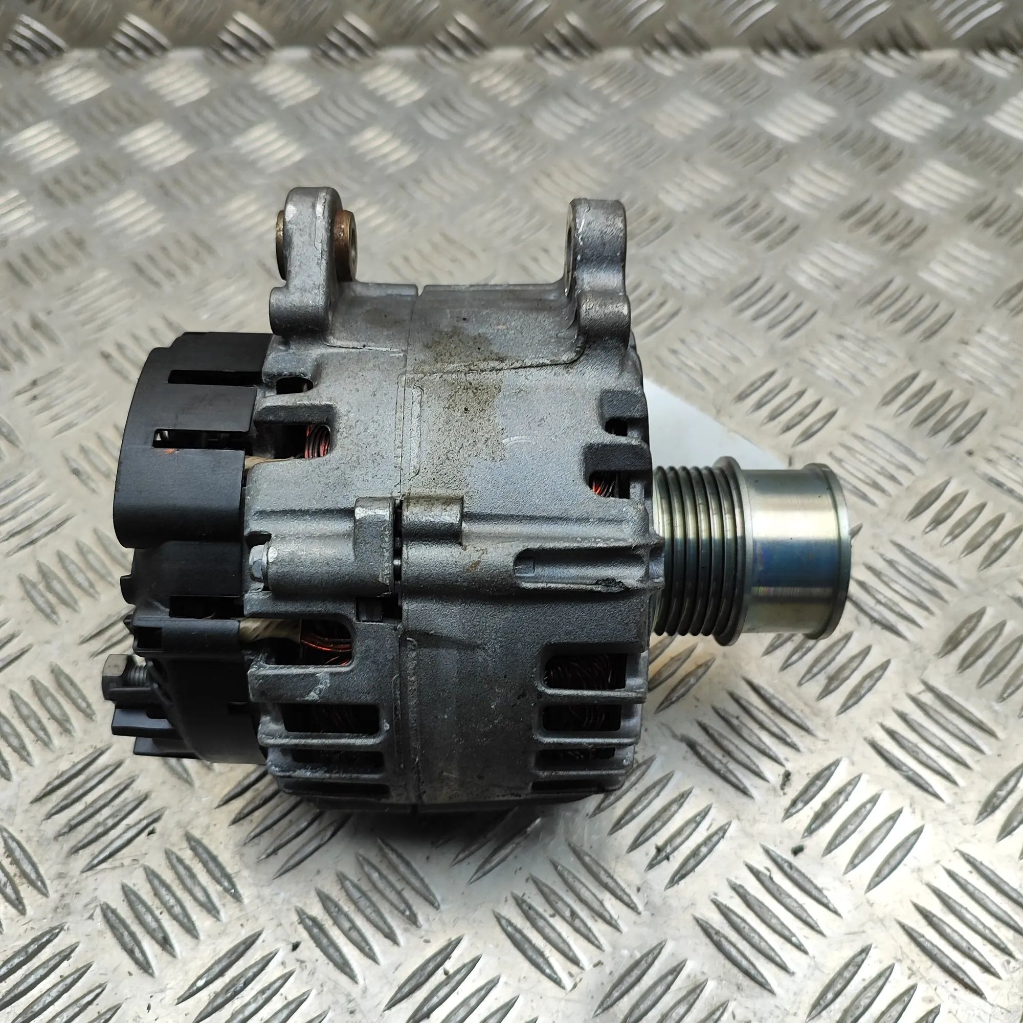 Volkswagen T-Roc Alternator Alternator — VW T-ROC (A11) (2017-...) — 05E903...