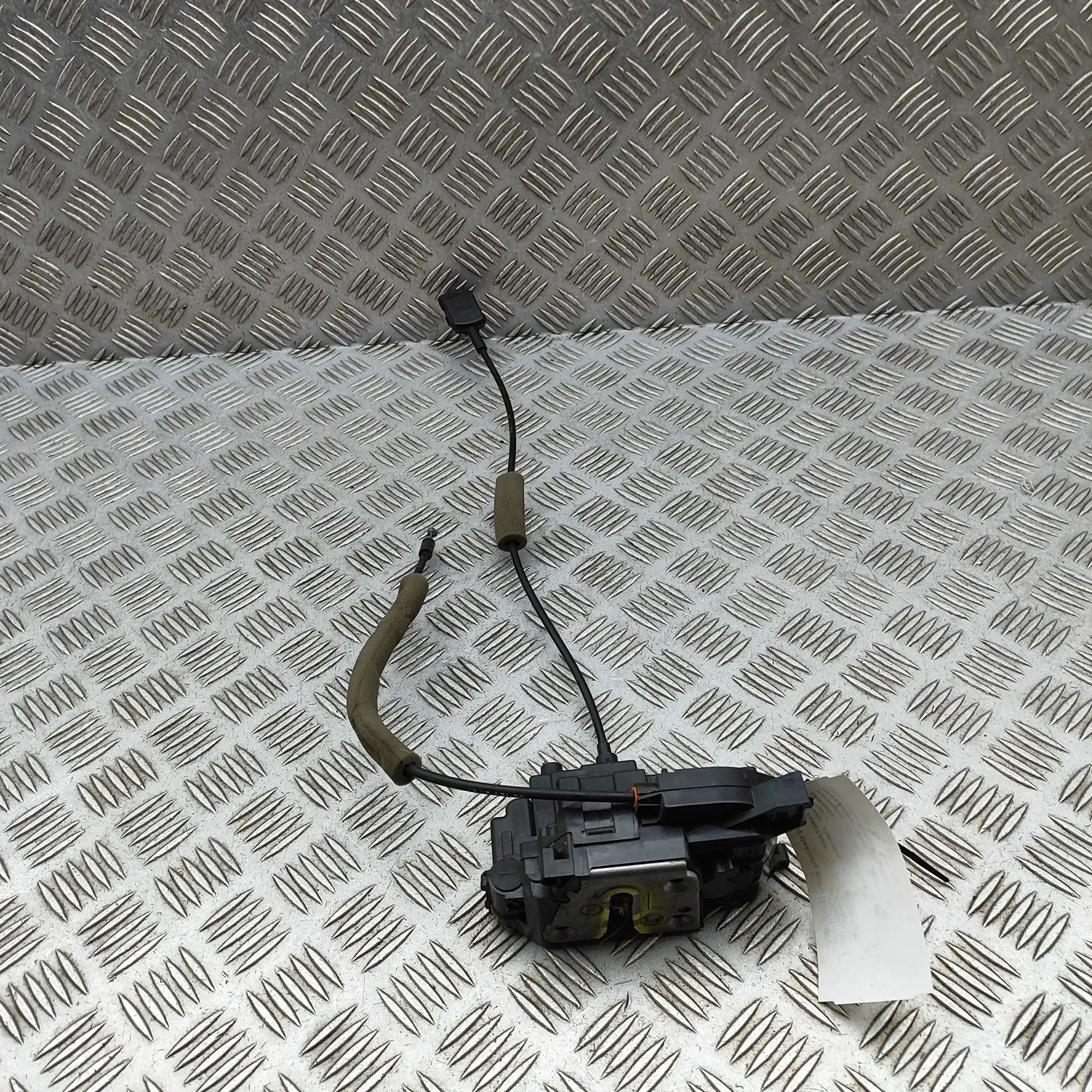 Renault Master Door lock — front right Door lock — front right — RENAULT MASTER (III V...