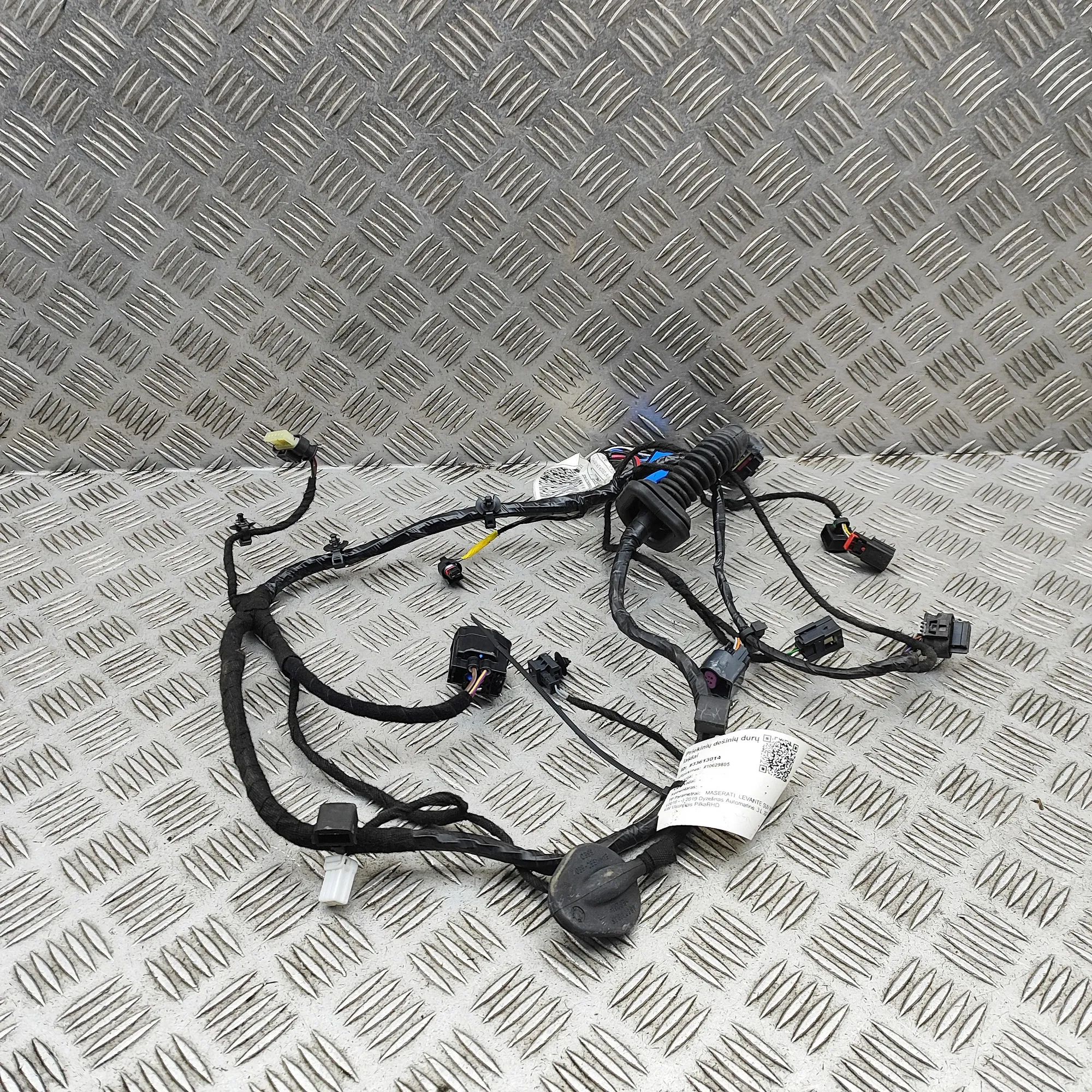 Maserati Levante Door wiring — front right Door wiring — front right — MASERATI LEVANTE (S...