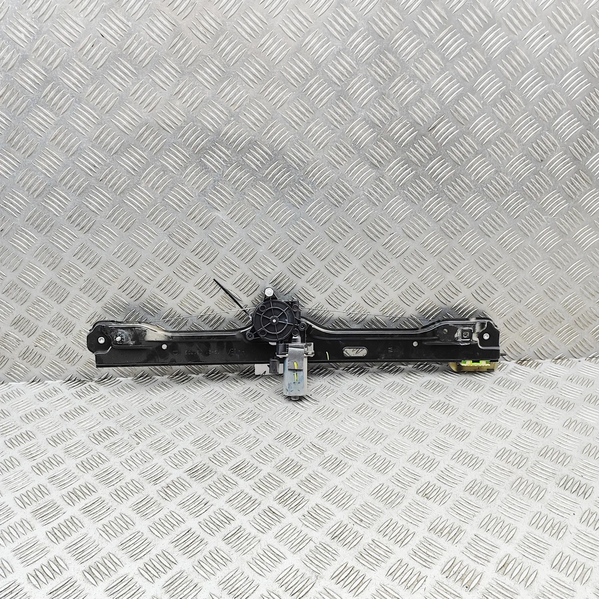 Iveco Daily Front Right Door Window Regulator Front Right Door Window Regulator — IVECO DAILY...