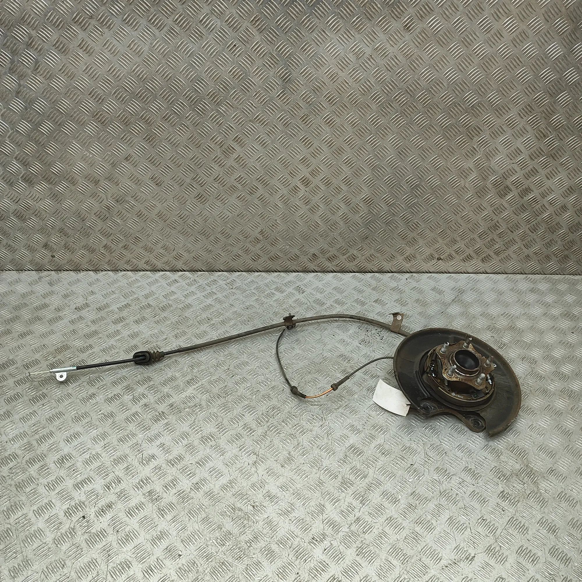 Nissan Leaf Rear Right Wheel Hub Rear Right Wheel Hub — NISSAN LEAF (ZE1) (2017-...