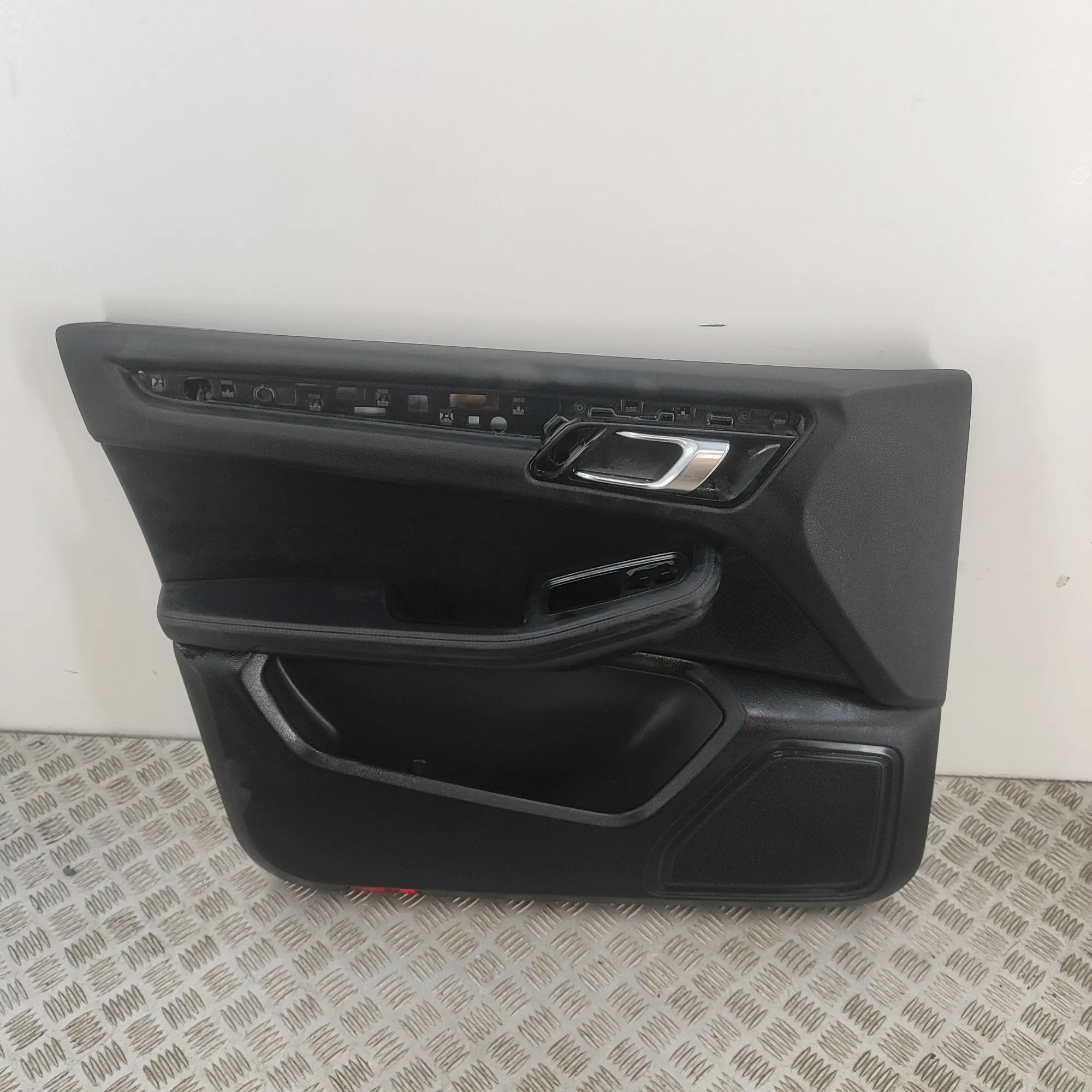 Porsche Macan Front Left Door Panel Front Left Door Panel — PORSCHE MACAN (95B) (20...