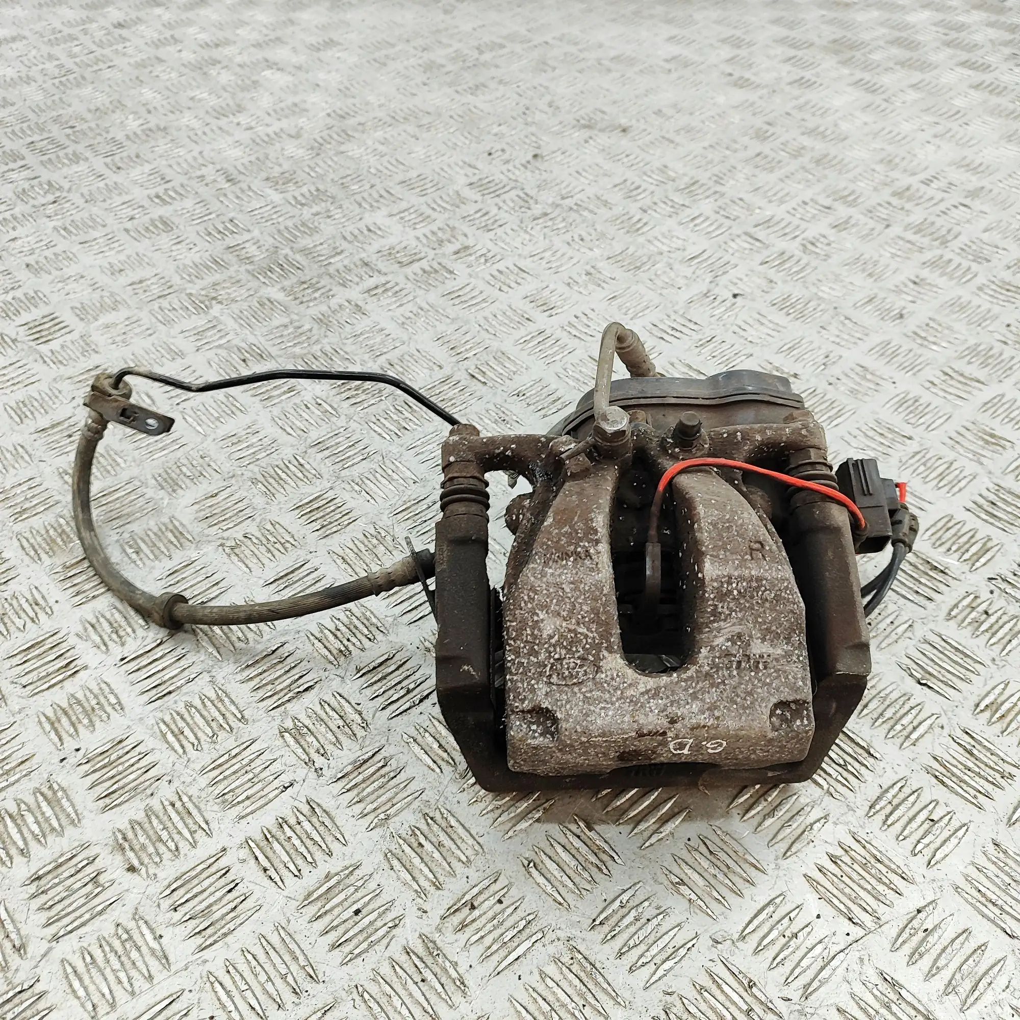 Land Rover Discovery Brake caliper — rear right Brake caliper — rear right — LAND ROVER DISCOVE...