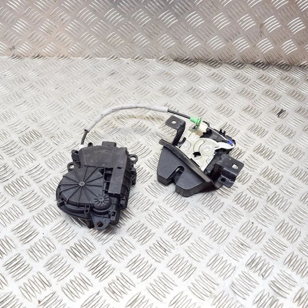 Land Rover Range Rover (L405) Tailgate Boot Lock Tailgate Boot Lock — LAND ROVER RANGE ROVER (IV...