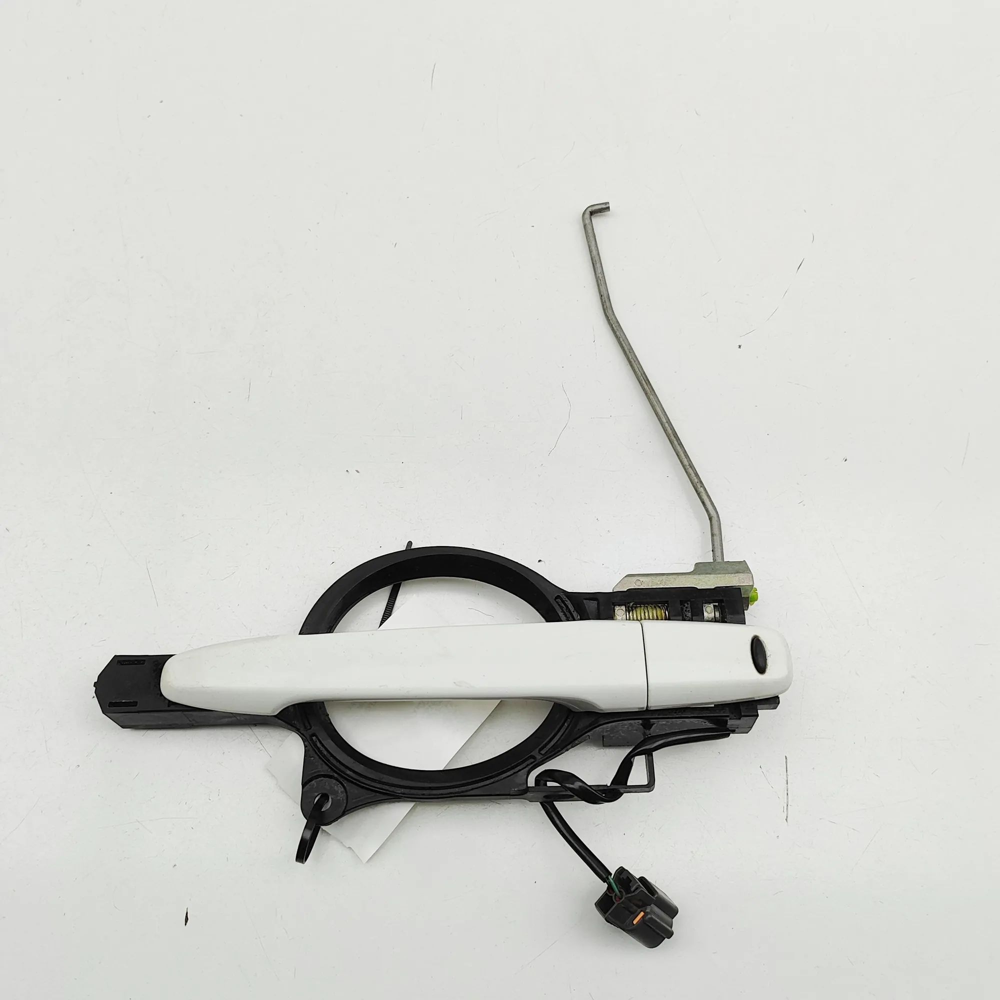 Mitsubishi Outlander Exterior door handle — front left Exterior door handle — front left — MITSUBISHI ...