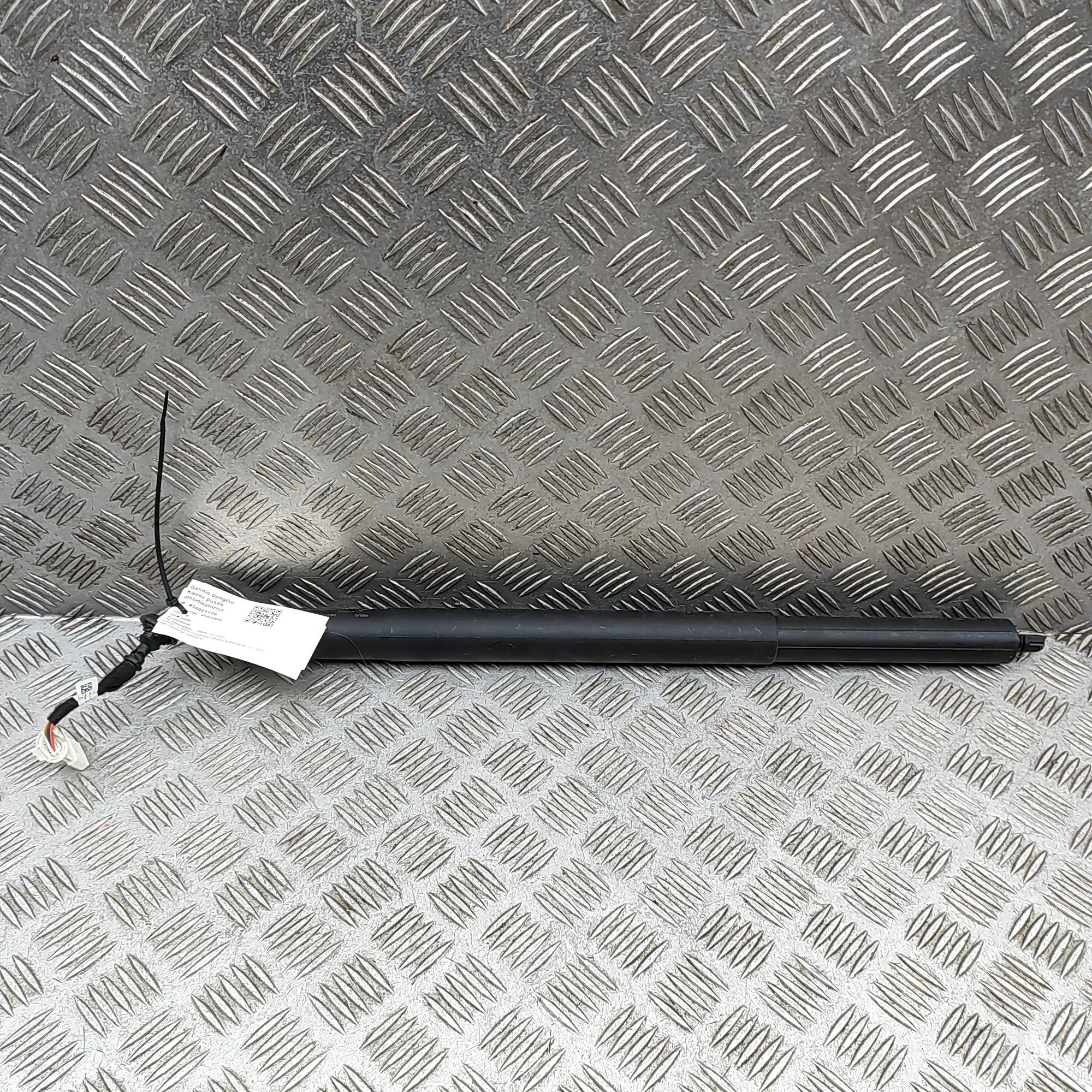 BMW X5 (G05) Left Side Tailgate Gas Strut Left Side Tailgate Gas Strut — BMW X5 (G05) (20...