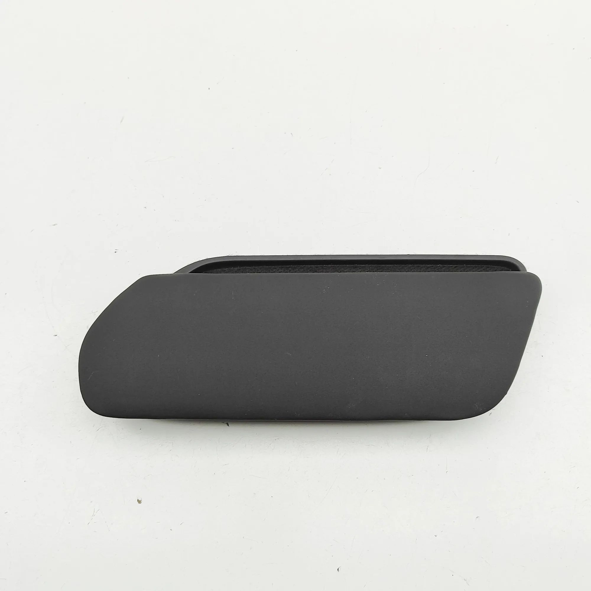 Land Rover Defender Glove Compartment Glove compartment — LAND ROVER DEFENDER (Statio...