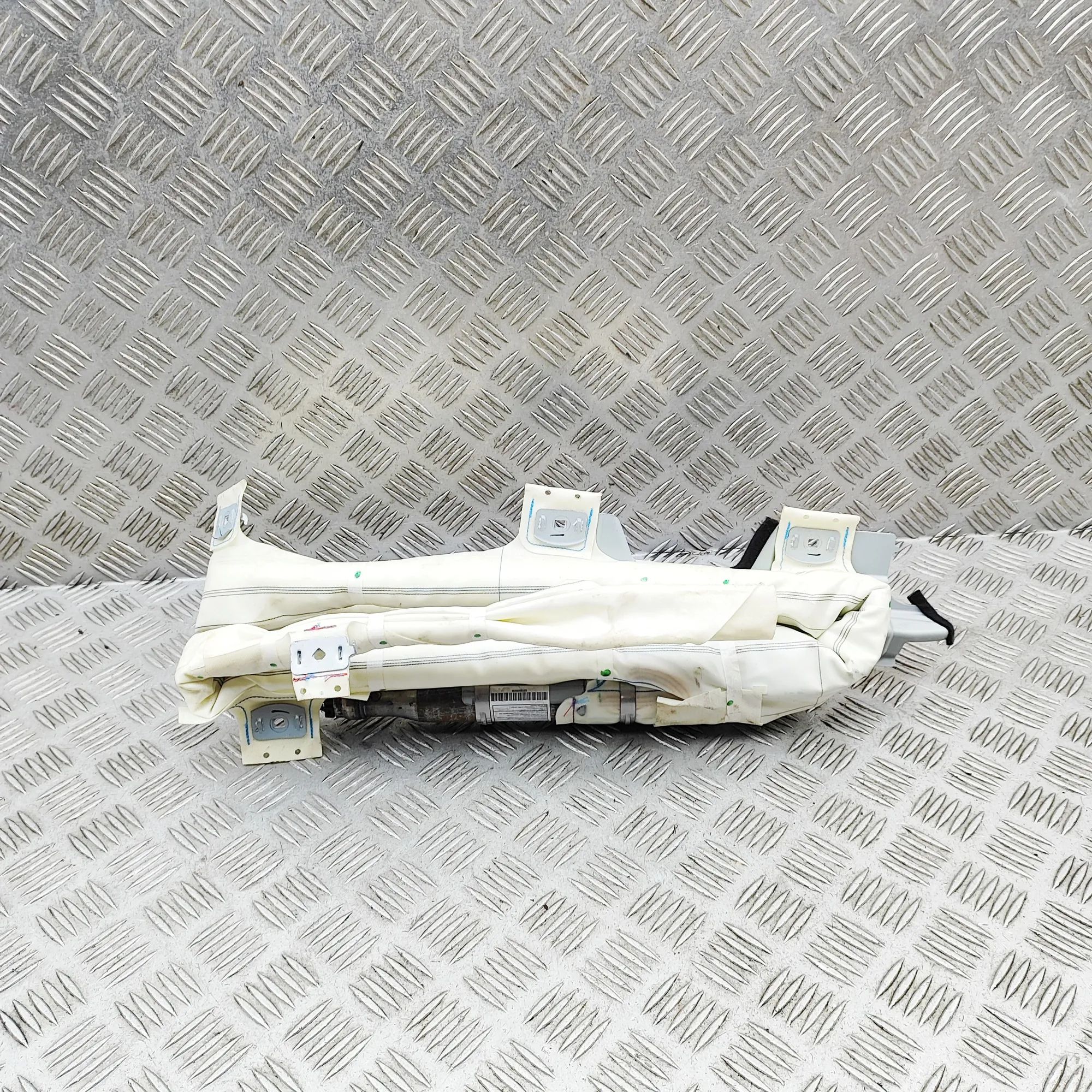 Isuzu D-Max Left Side Roof Safety Curtain SRS Left Side Roof Safety Curtain SRS — ISUZU D-MAX...
